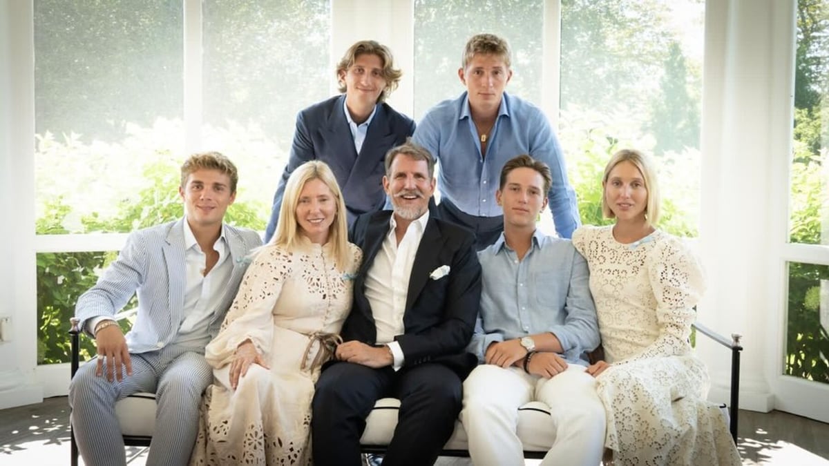 La Familia Real griega felicita la Navidad y cierra un año en el que no han conseguido resolver su ciudadanía 