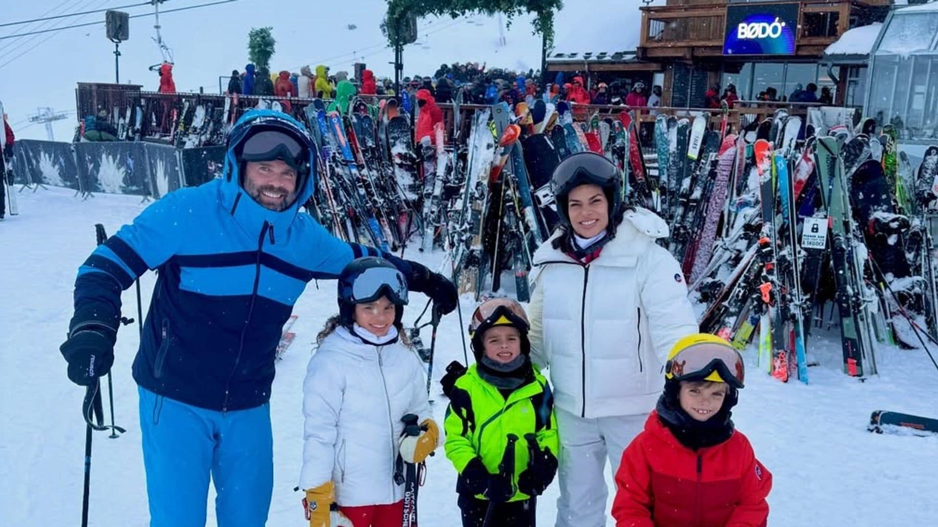 Bárbara Coppel y su familia en los Alpes franceses.