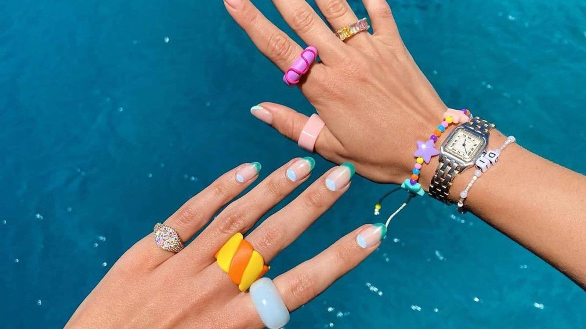 Si no quieres renunciar a las joyas en la playa, elige estos modelos de tendencia