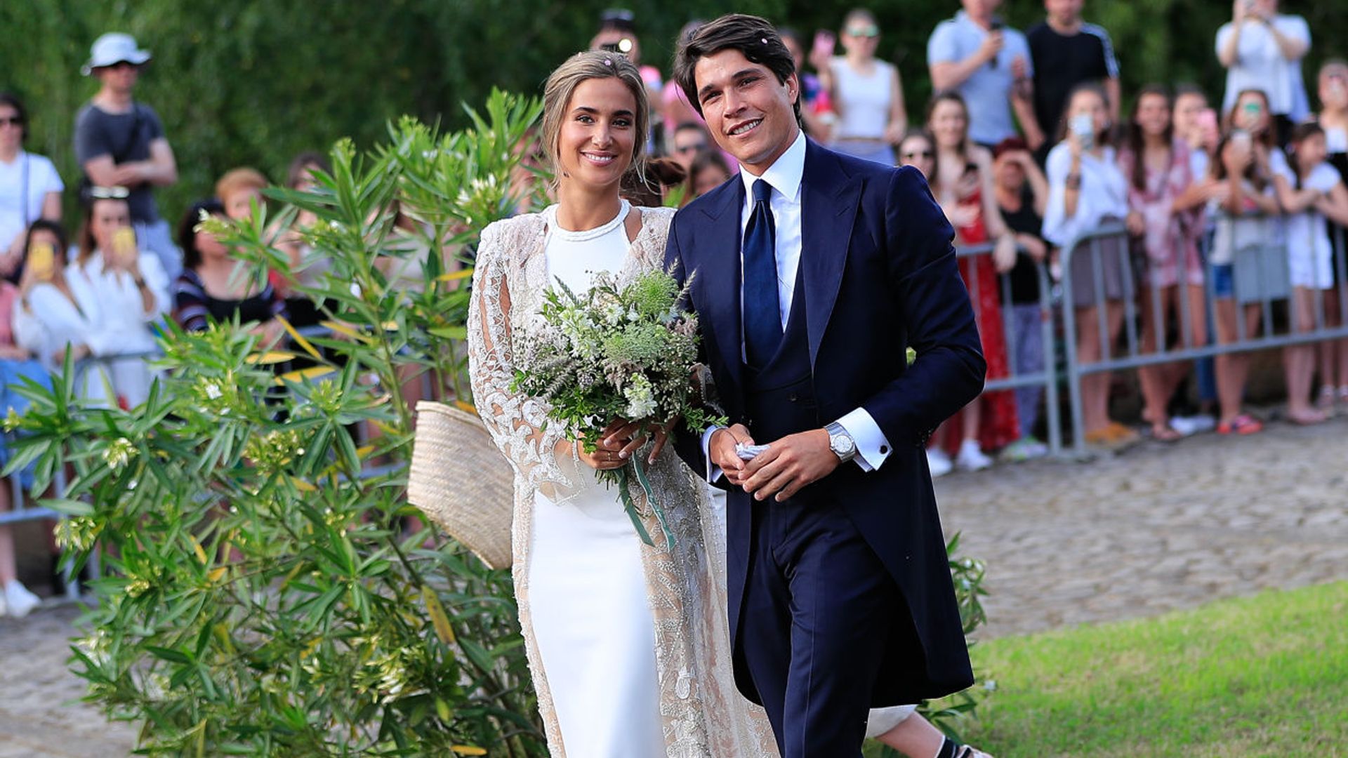 Si te gustó el vestido de novia de María Pombo, estos diseños con escote 'halter' te van a encantar