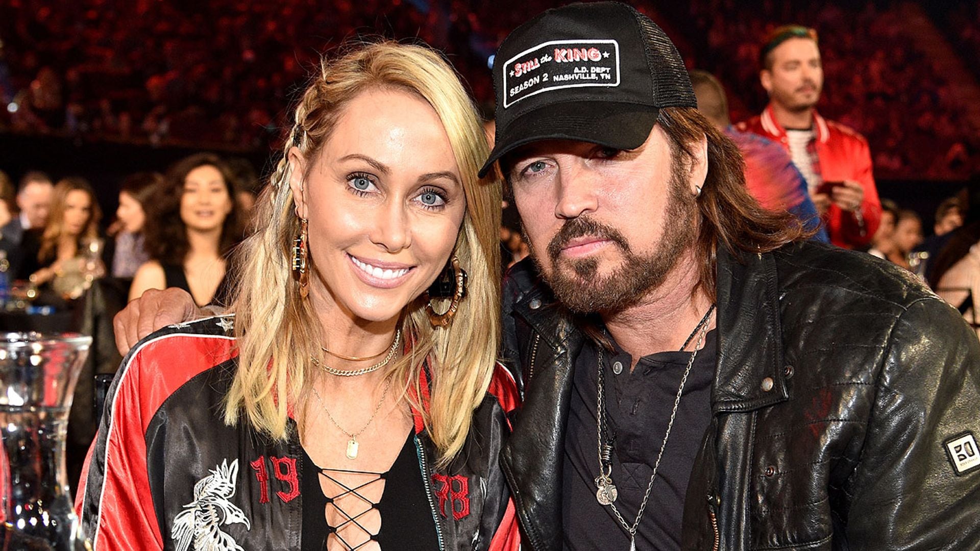 Los padres de Miley Cyrus se divorcian tras 30 años juntos y varias rupturas anteriores