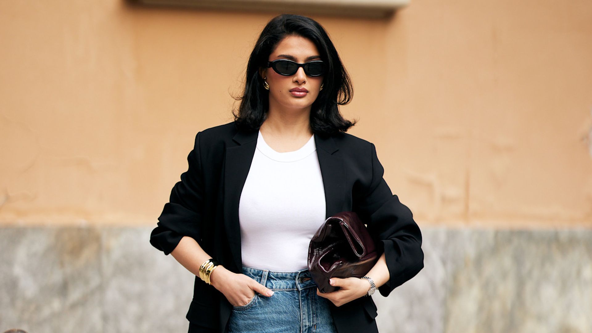 Look con americana negra