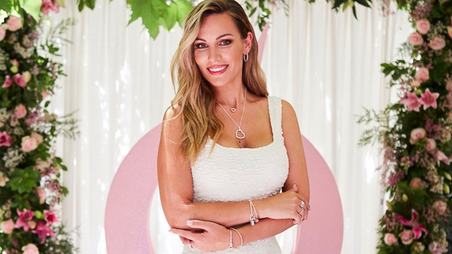Edurne habla de las 'aficiones' de su hija y cuenta cómo es trabajar junto a Paula Echevarría