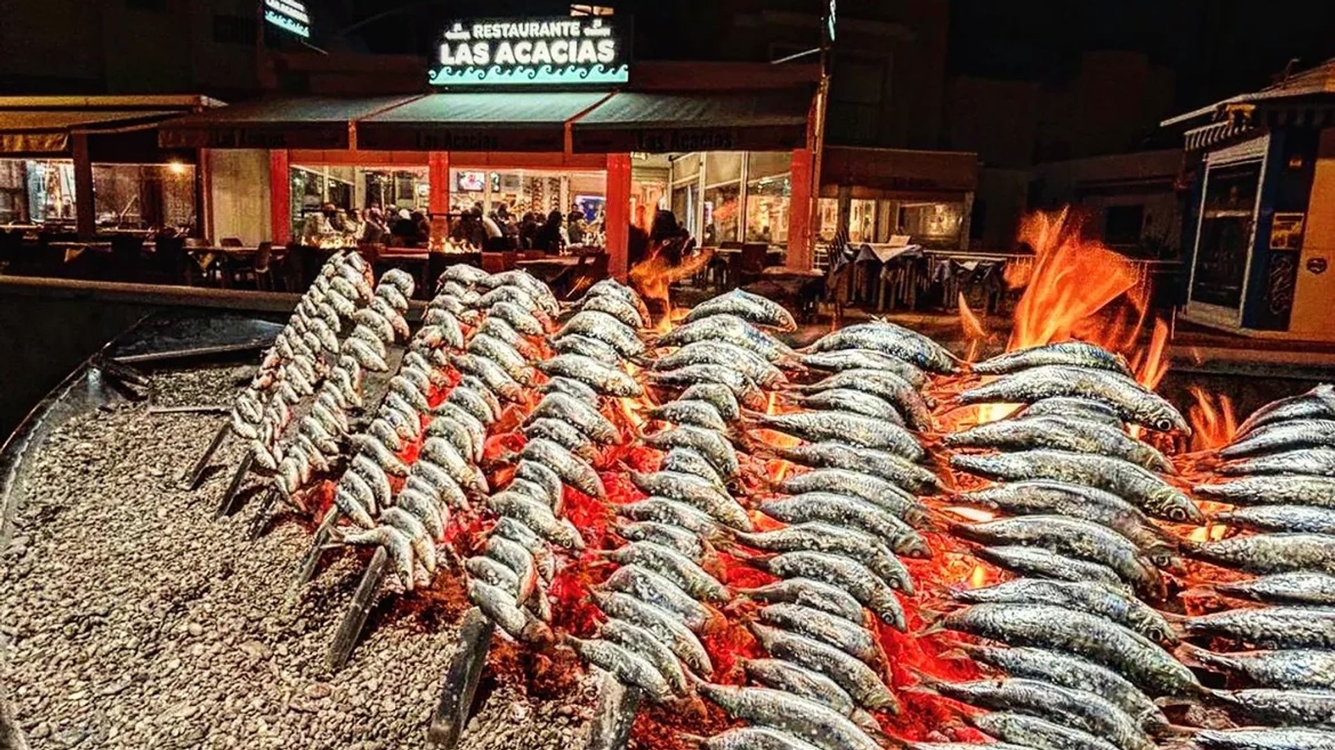 Espetos de sardinas en Las Acacias