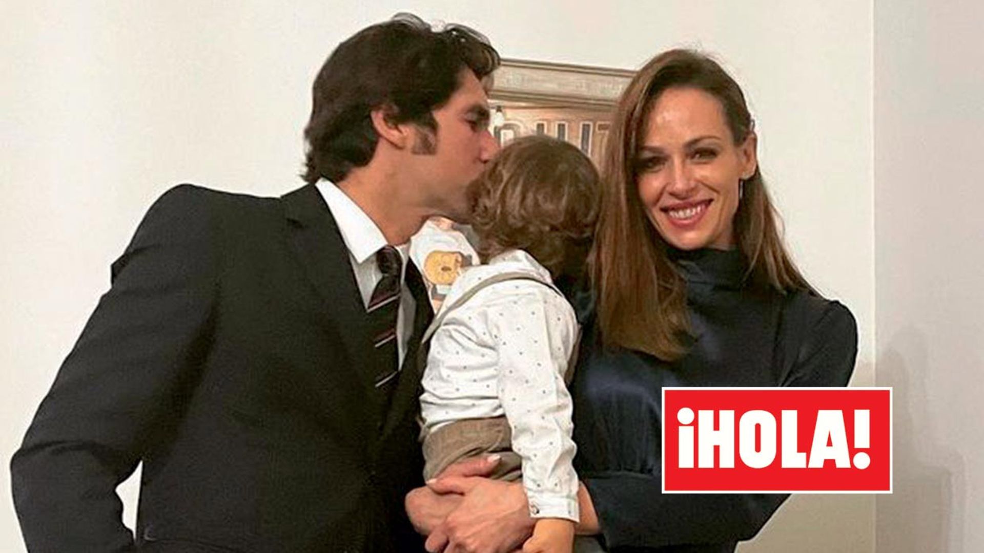 En familia y con una original 'tarta taurina': así ha celebrado Cayetano Rivera su 44º cumpleaños
