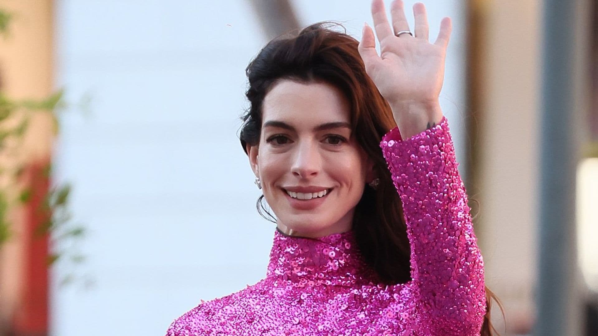 Descubre la película inspirada en Harry Styles que protagonizará Anne Hathaway