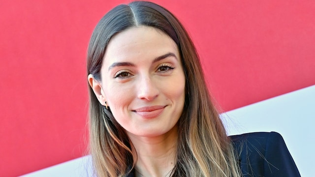 Maria Valverde en un evento en Los Ángeles en diciembre de 2022