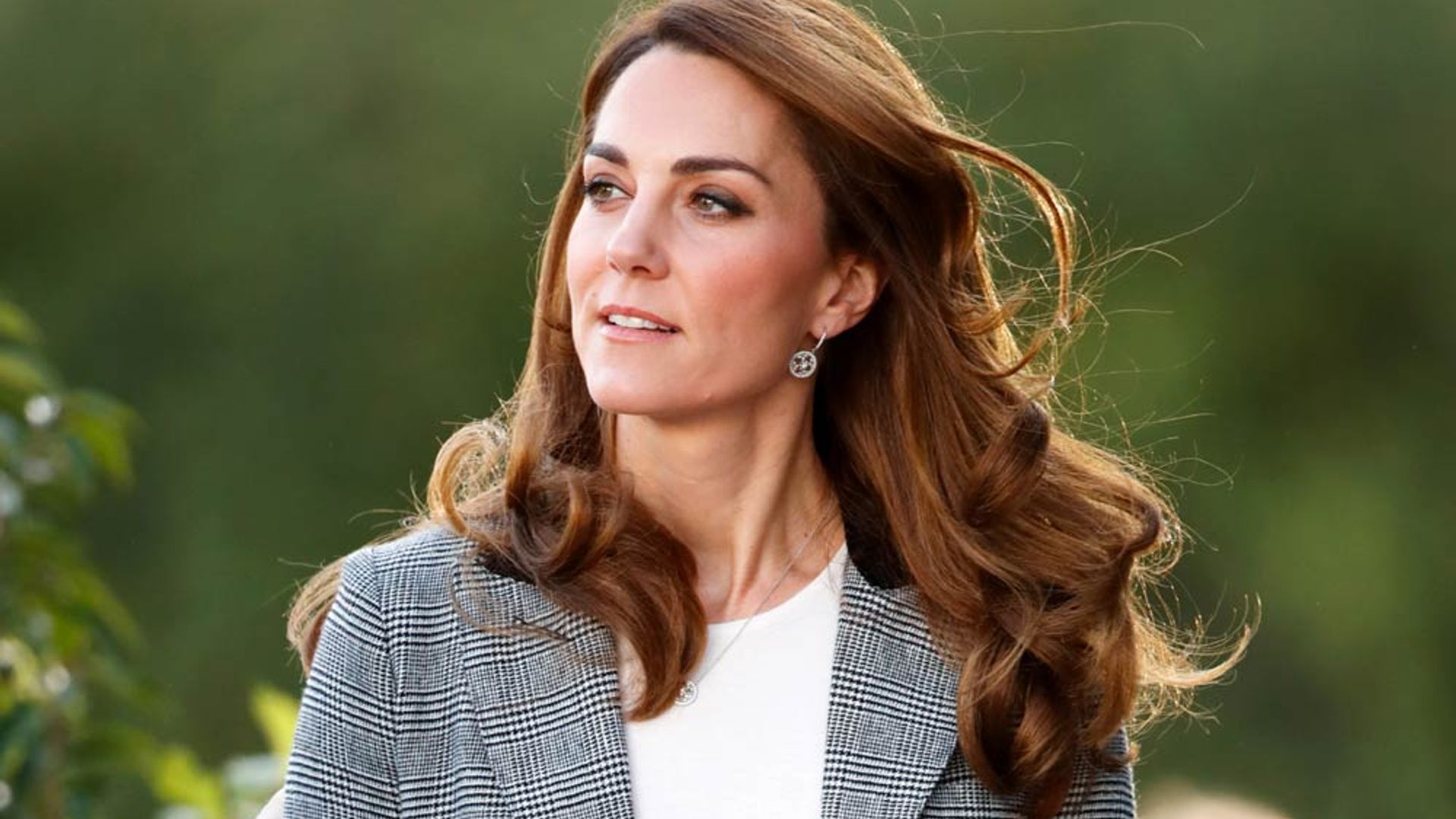 Tú también puedes tener los cosméticos con los que Kate Middleton mantiene su piel radiante