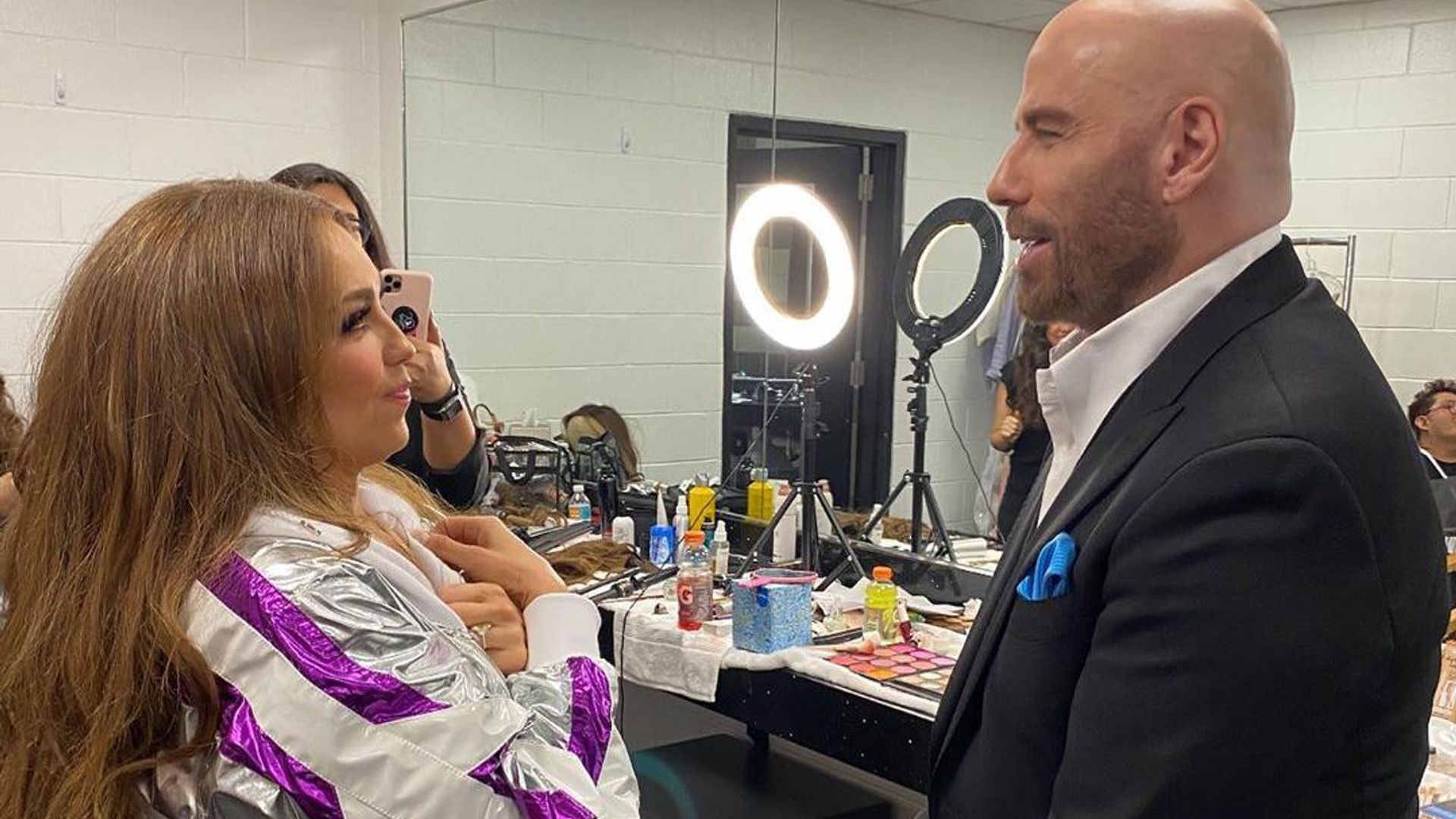 ¡Sueño cumplido! Thalía conoce al ídolo de su infancia: el actor John Travolta
