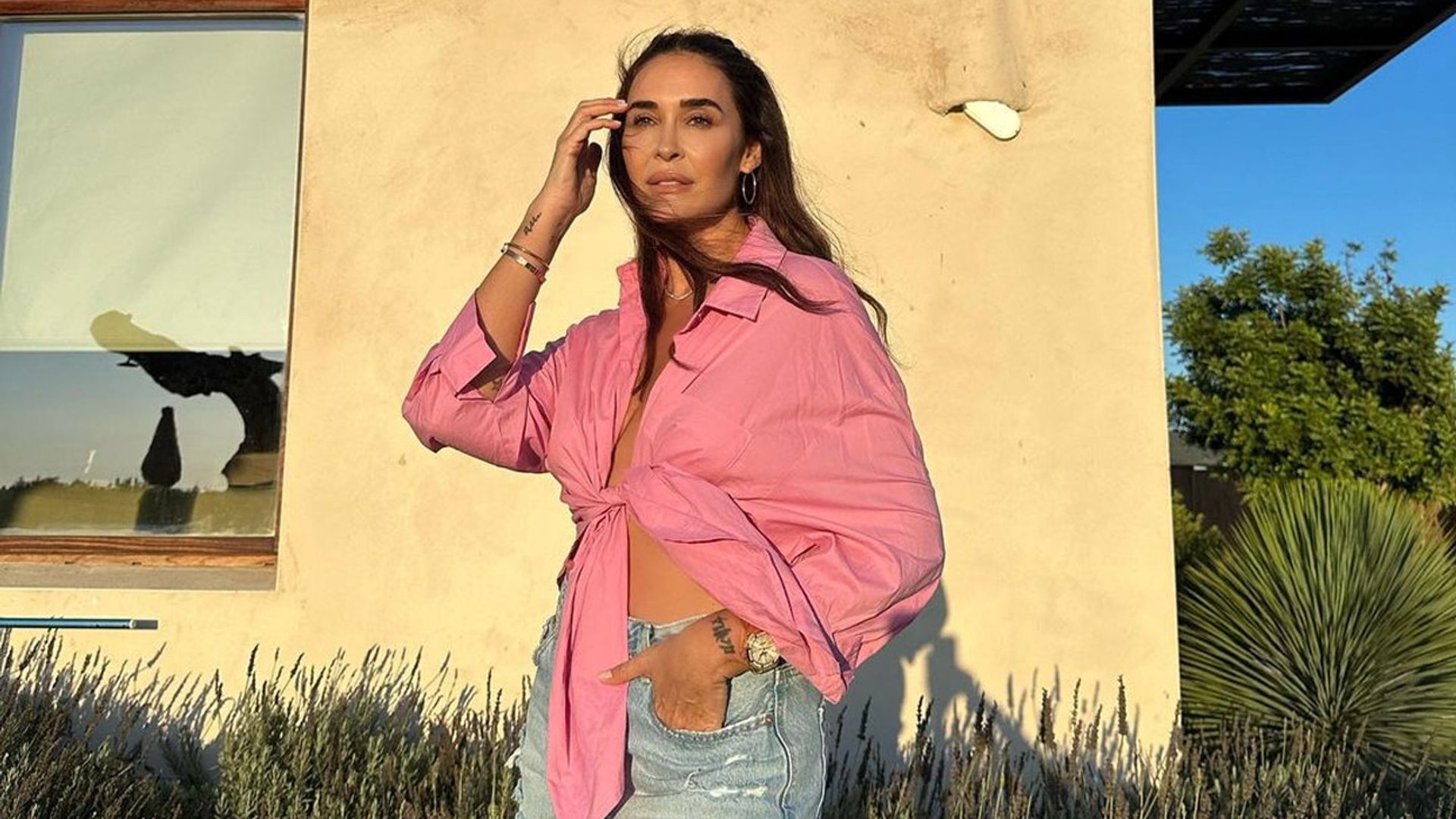 Vicky Martín Berrocal posa por primera vez sin complejos: 'Tengo la talla que tengo y además celulitis'