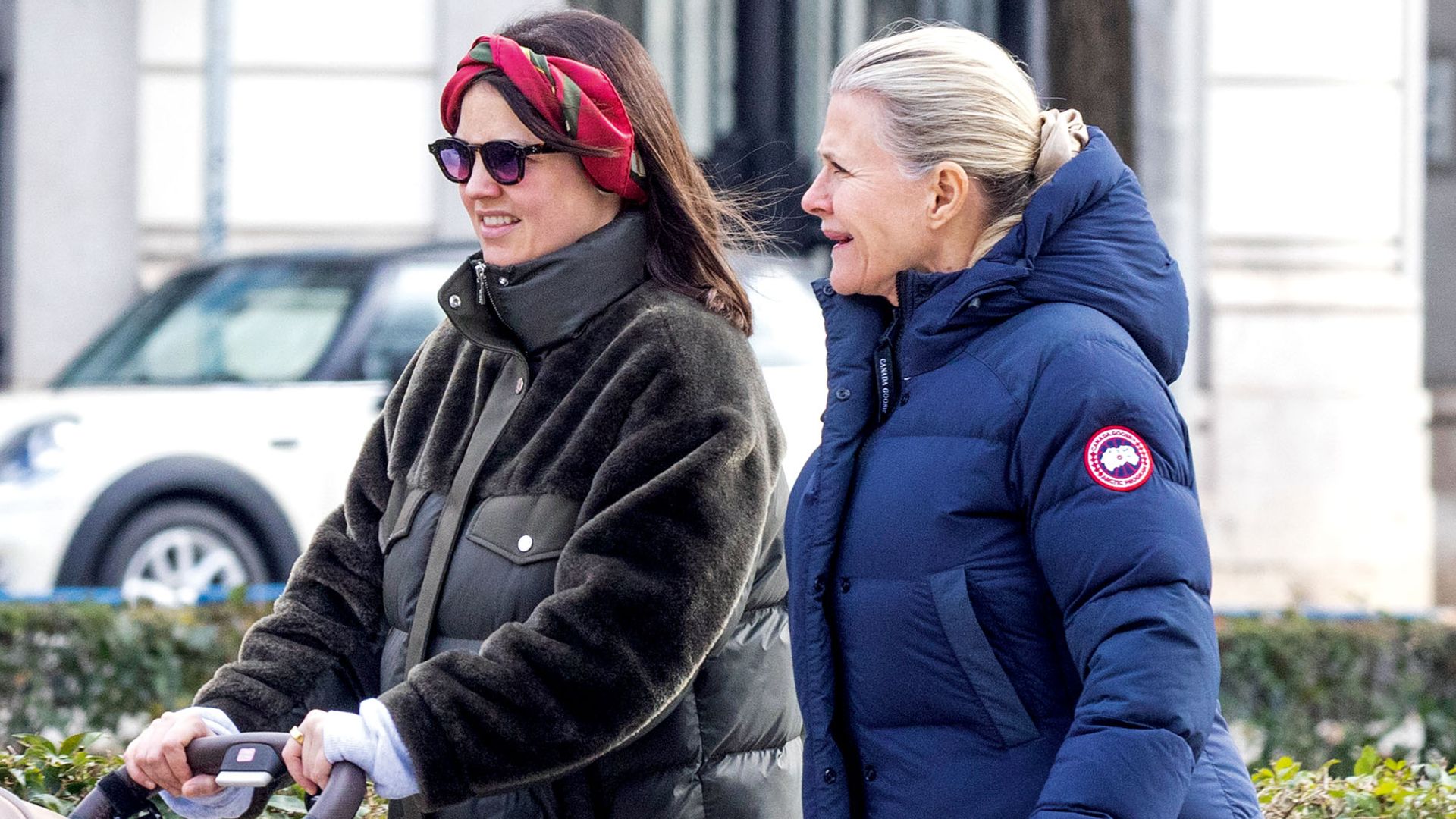 Isabelle Junot se refugia en su madre, Nina Wendelboe-Larsen, y su familia tras el triste adiós a su padre