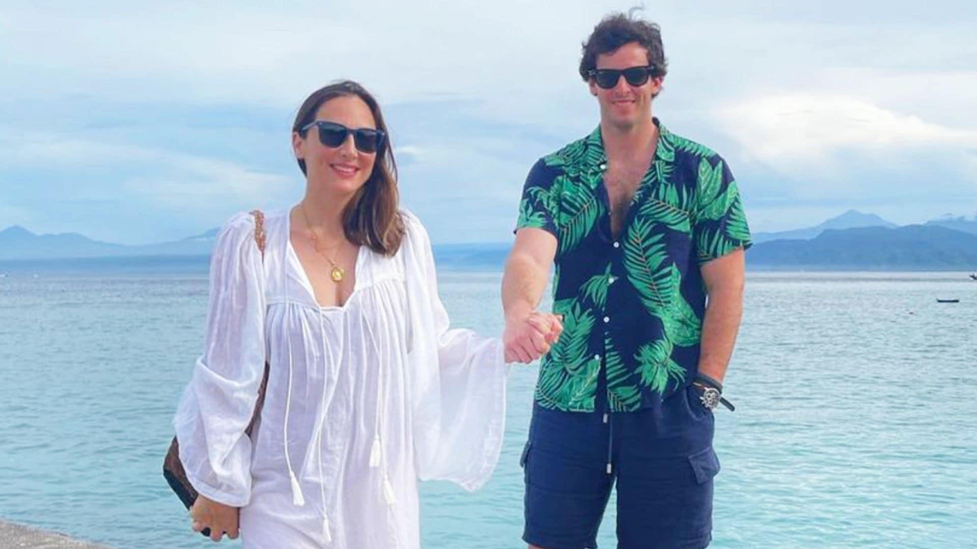 Támara Falcó e Íñigo Onieva ponen el broche final a su primer verano de casados, ¡entre delfines y mucho amor!