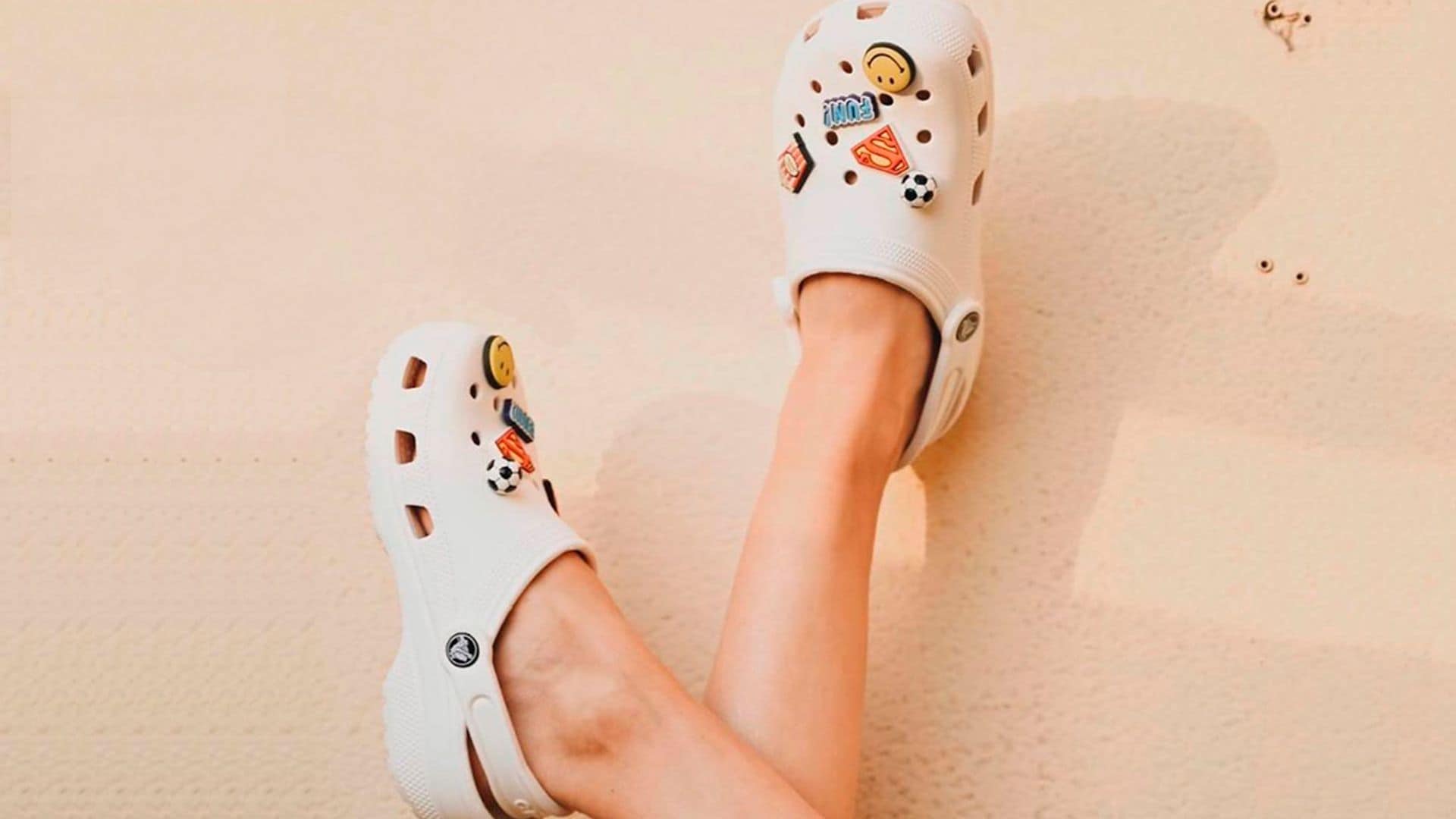 Hemos encontrado los zuecos crocs más buscados de Amazon y que serán tendencia este verano