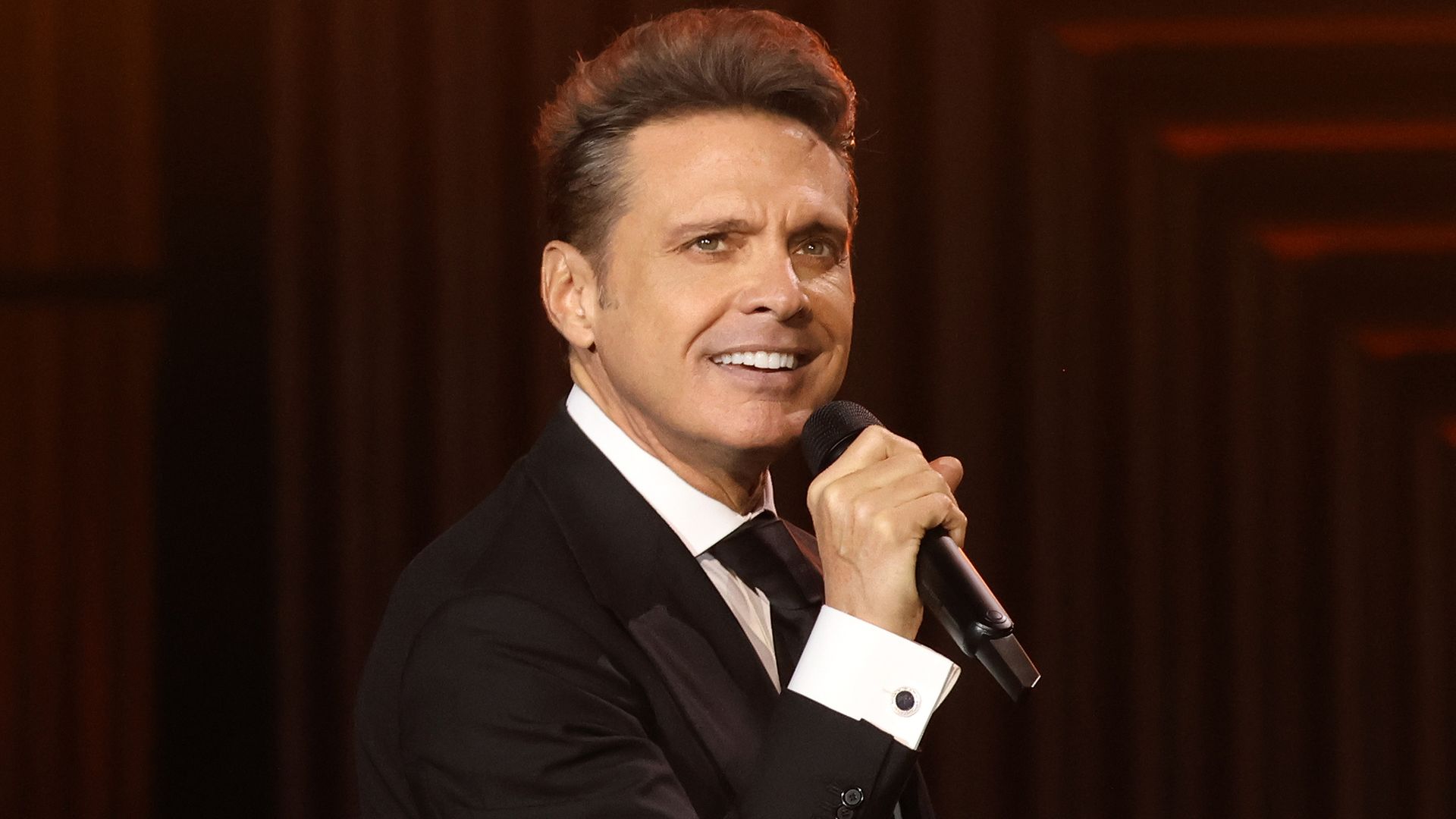 Camila Cabello se declaró fan de Luis Miguel.