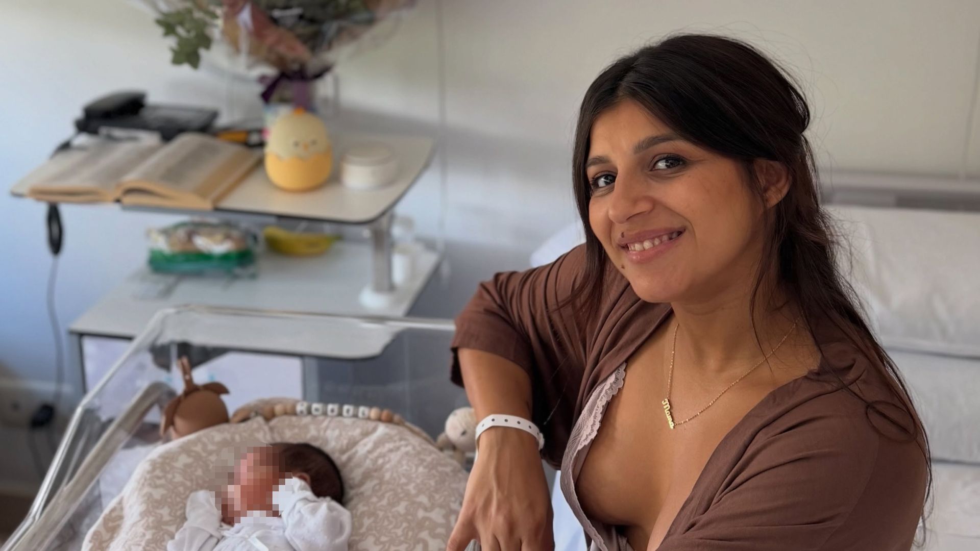 Aguasantas Vilches rompe su silencio desde el hospital tras su complicado parto: "Era lo último que esperaba vivir"