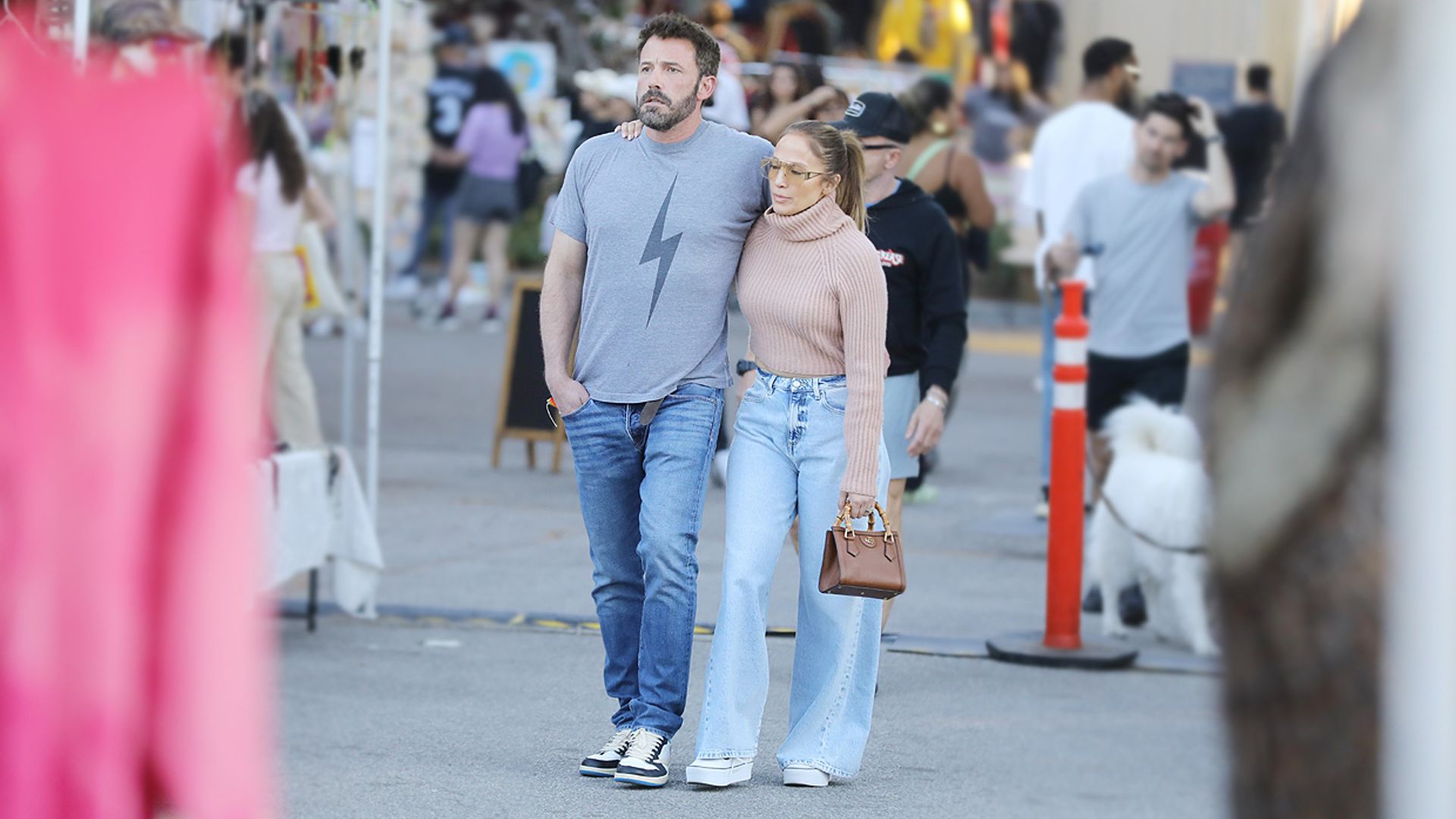 Jennifer Lopez y Ben Affleck, del 'glamour' de la alfombra roja al mercadillo