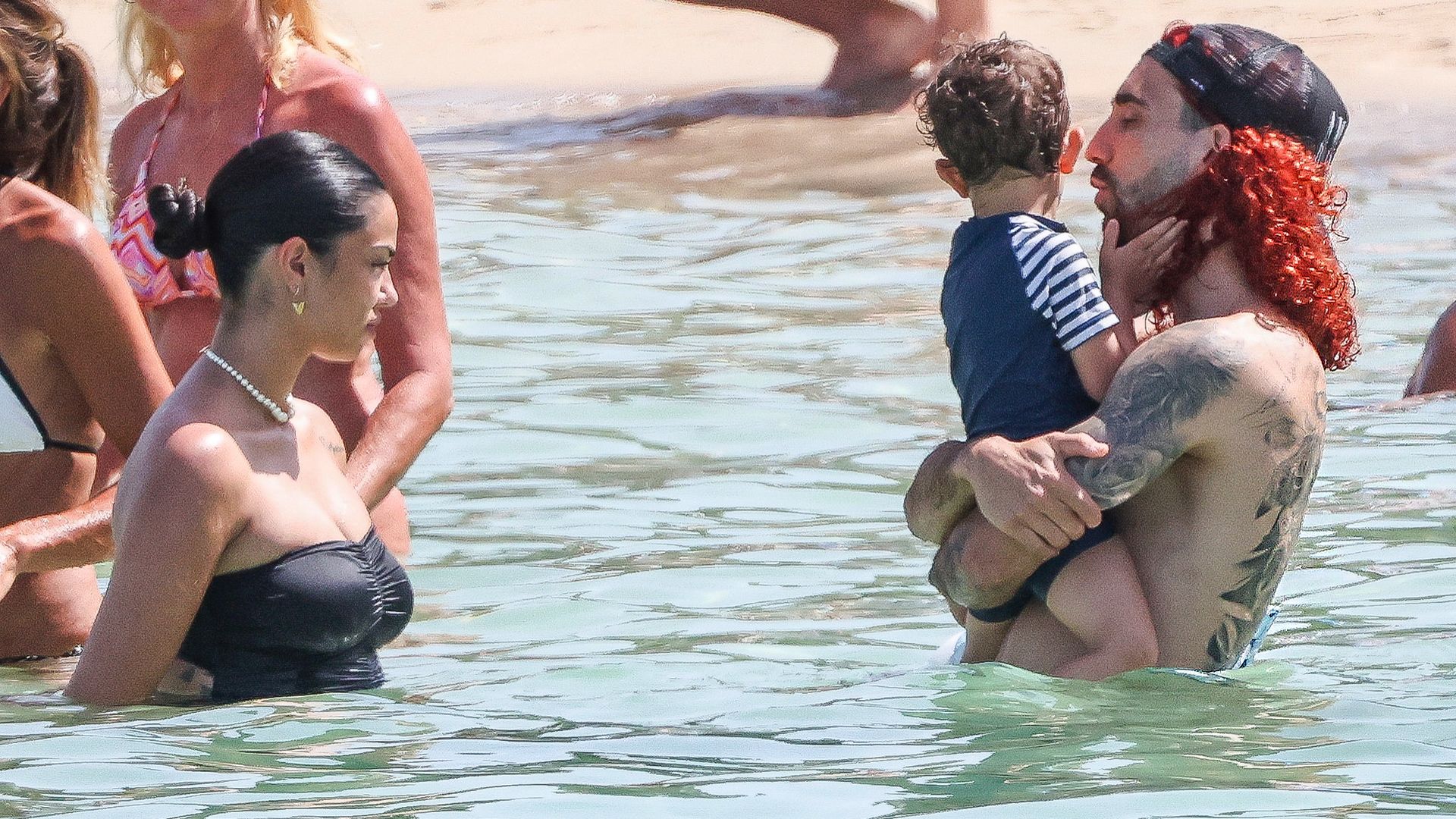 De Cucurella con su familia en Ibiza, a Morata y Alice Campello en Cerdeña: los futbolistas de la Selección se van de vacaciones