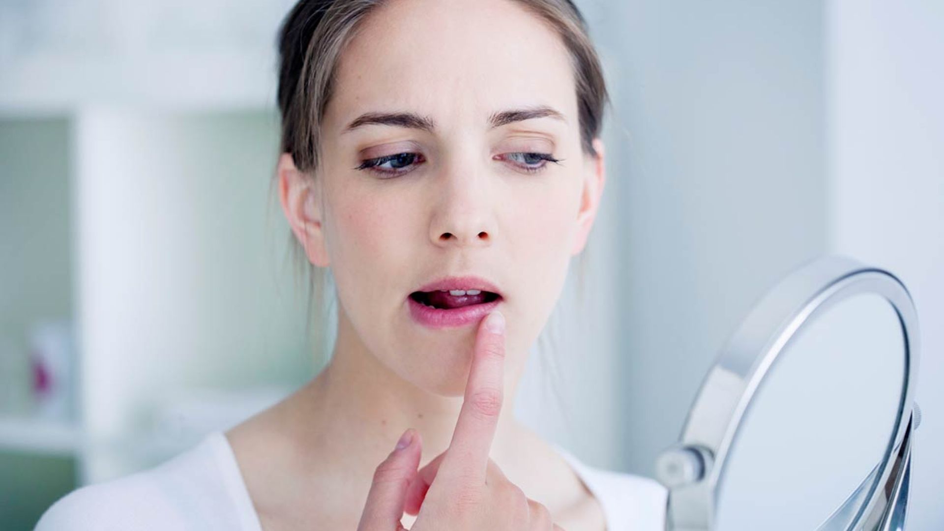 Cómo curar un herpes labial y remedios que funcionan