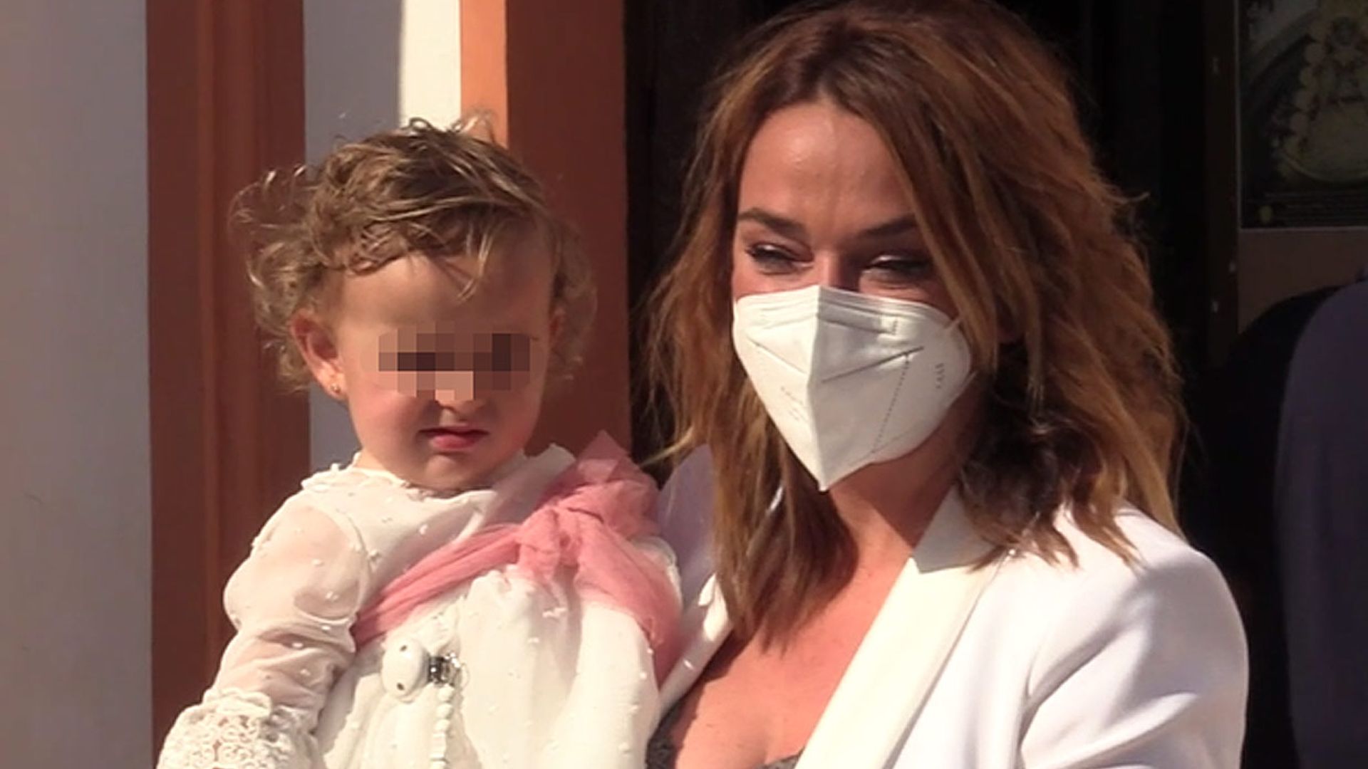 Las imágenes inéditas del bautizo de Lola, la hija de Toñi Moreno