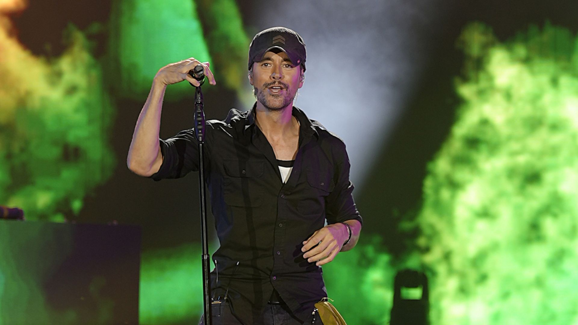 Enrique Iglesias cumple 51 años rodeado de éxito: artista internacional y padre orgulloso de sus 4 hijos