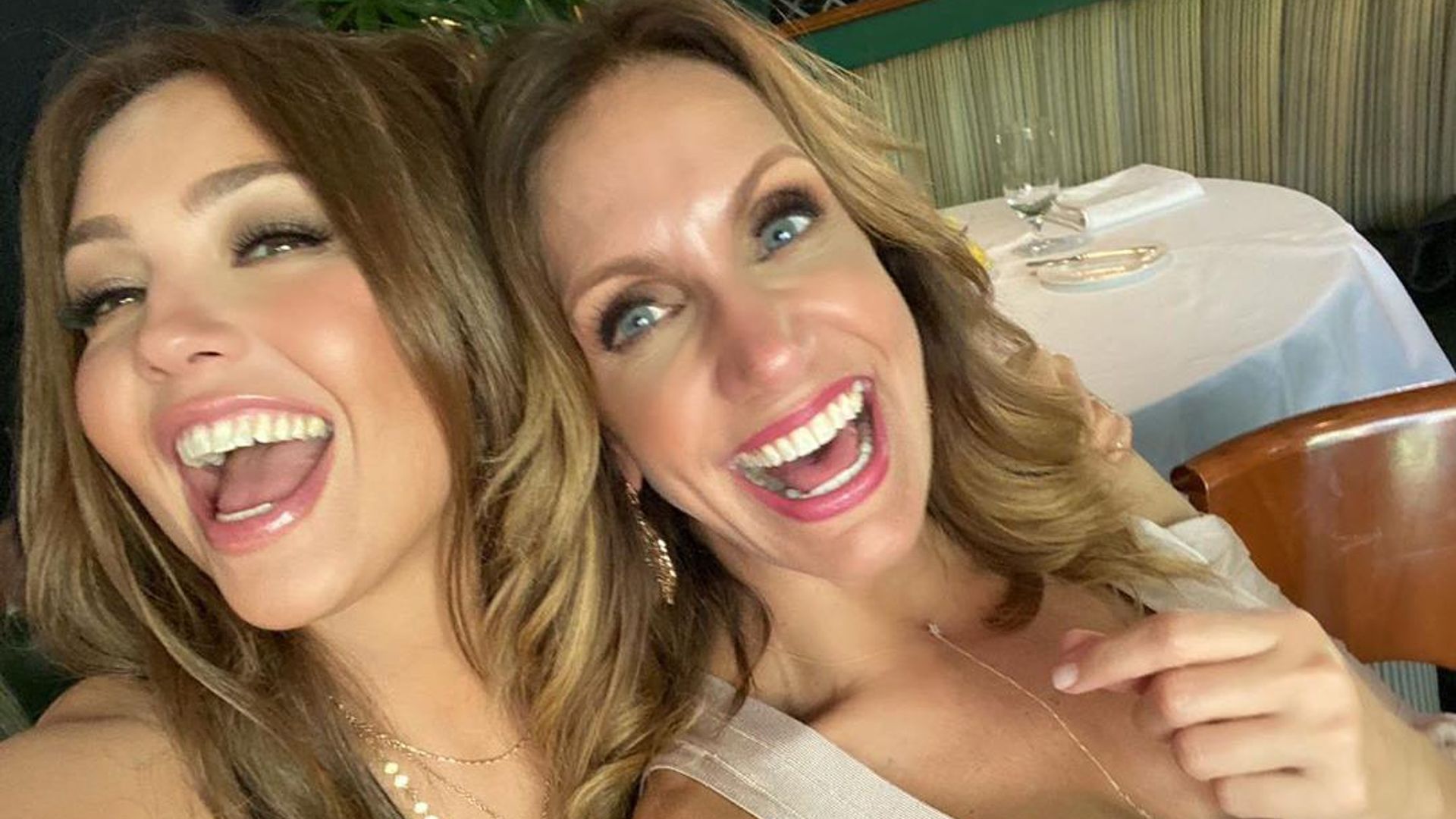 Thalía y sus divertidas travesuras junto a Lili Estefan | ¡HOLA!