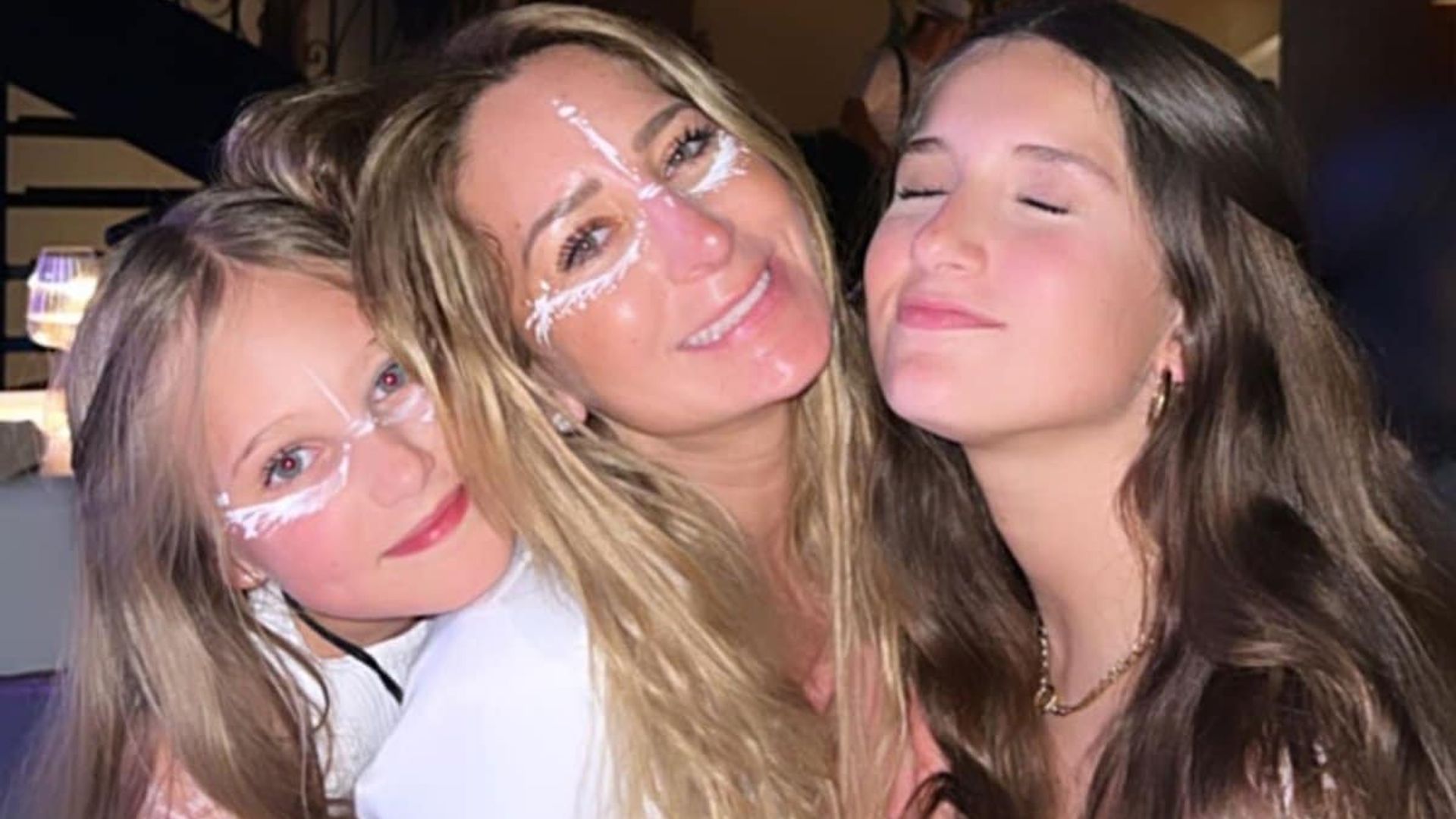 Junto a sus hijas, Geraldine Bazán arranca las celebraciones de su cumpleaños 40 en  Tulum