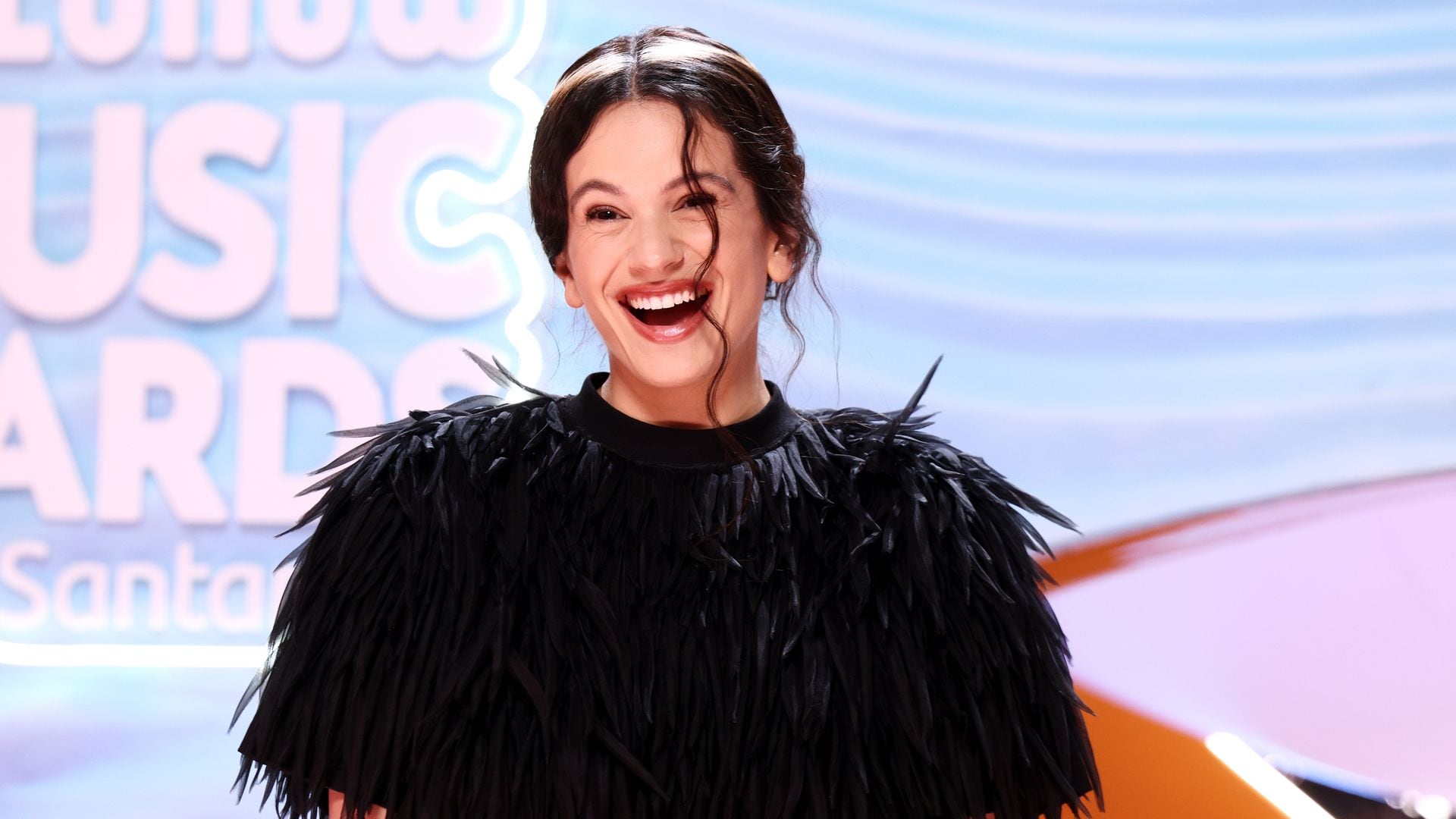 Descubre cómo preparar el famoso bizcocho de 14 quilates de Rosalía