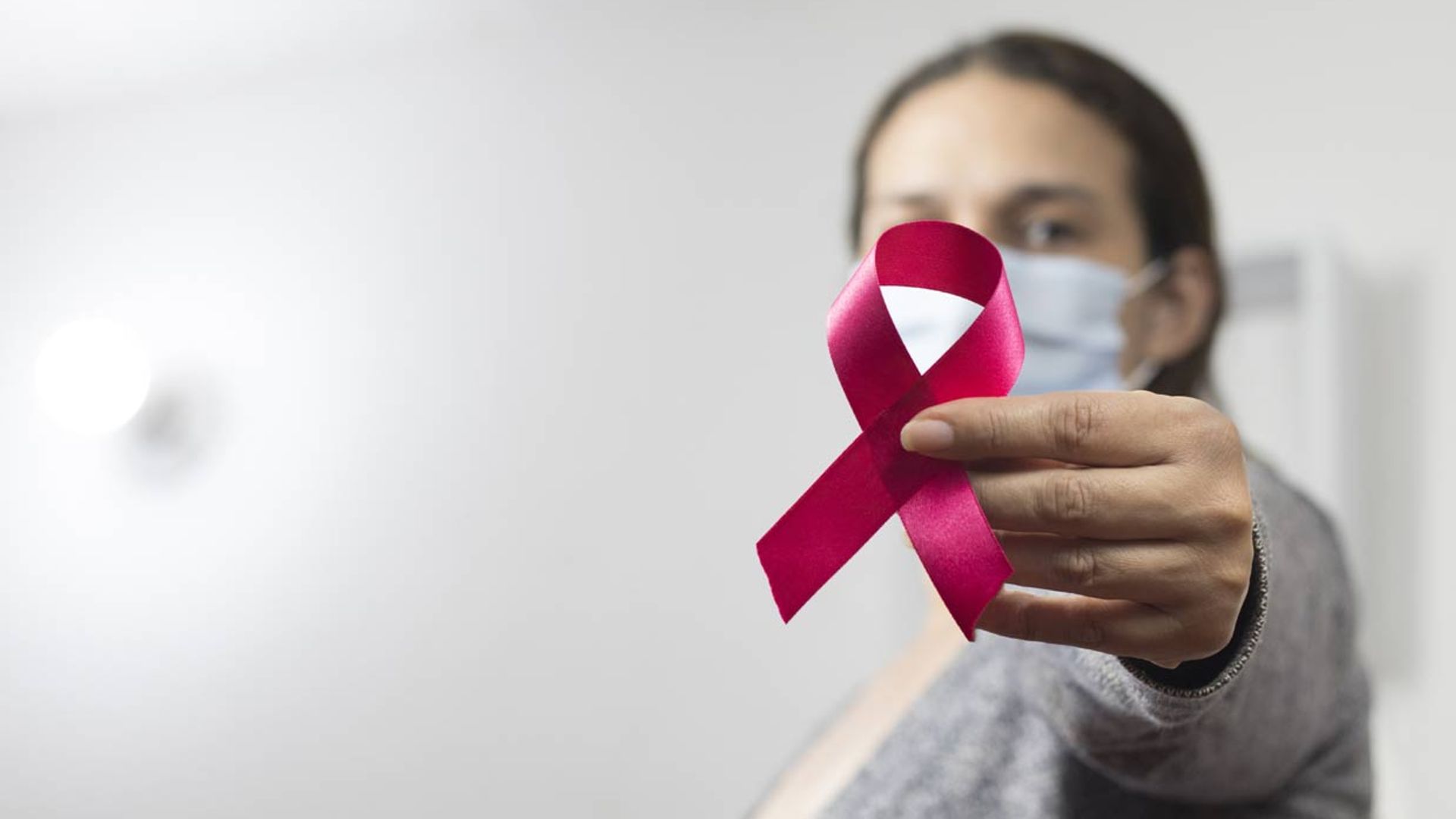 'Debemos transmitir a la población la necesidad de continuar con sus consultas de prevención'