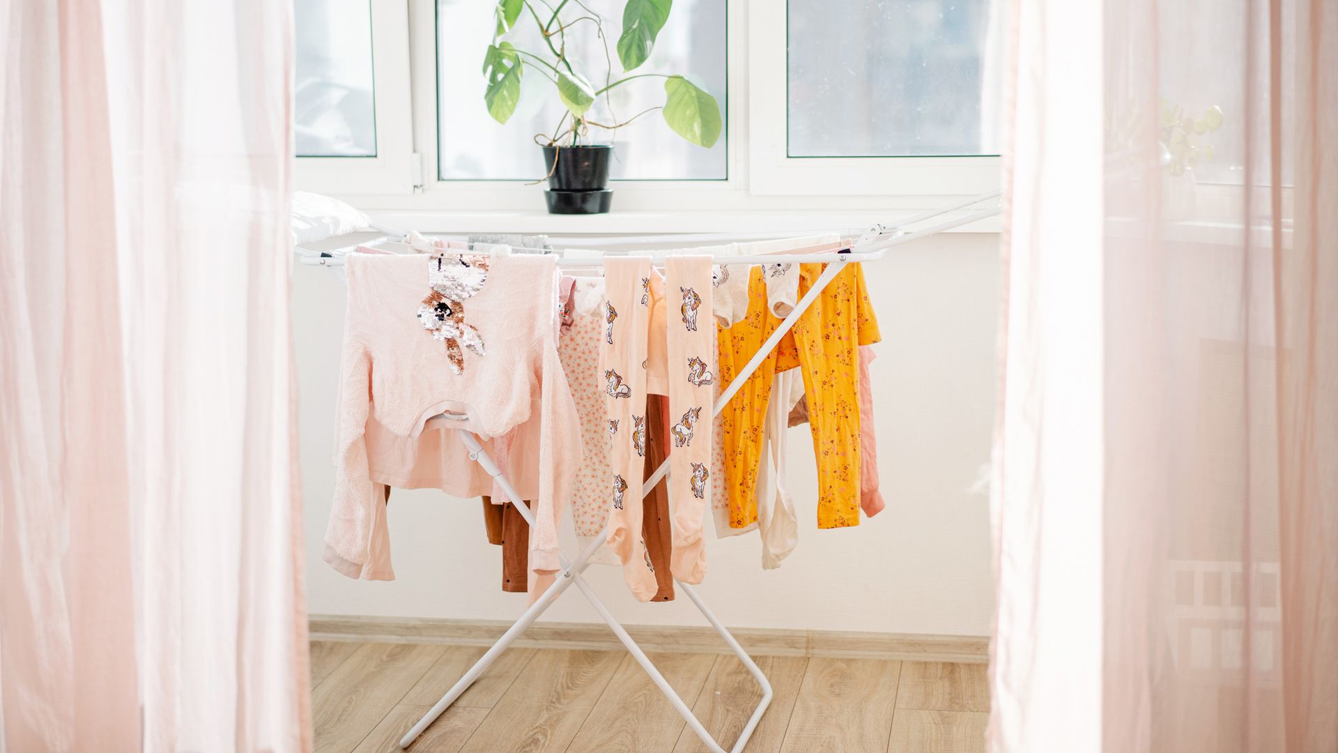 10 trucos para secar la ropa en invierno y algunos productos para ...