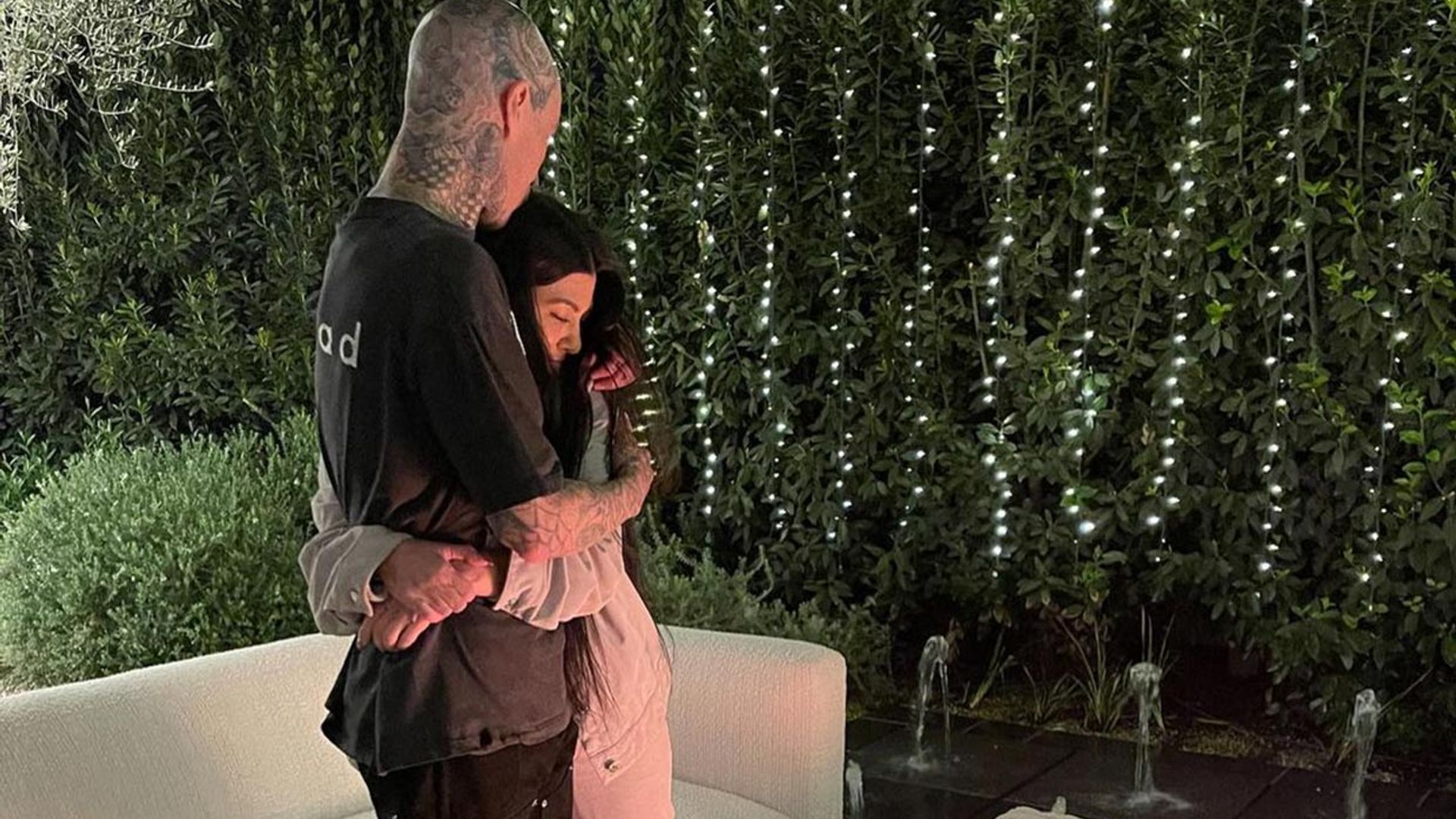 ¡Al fin! Las primeras fotos románticas de Kourtney Kardashian y Travis Barker