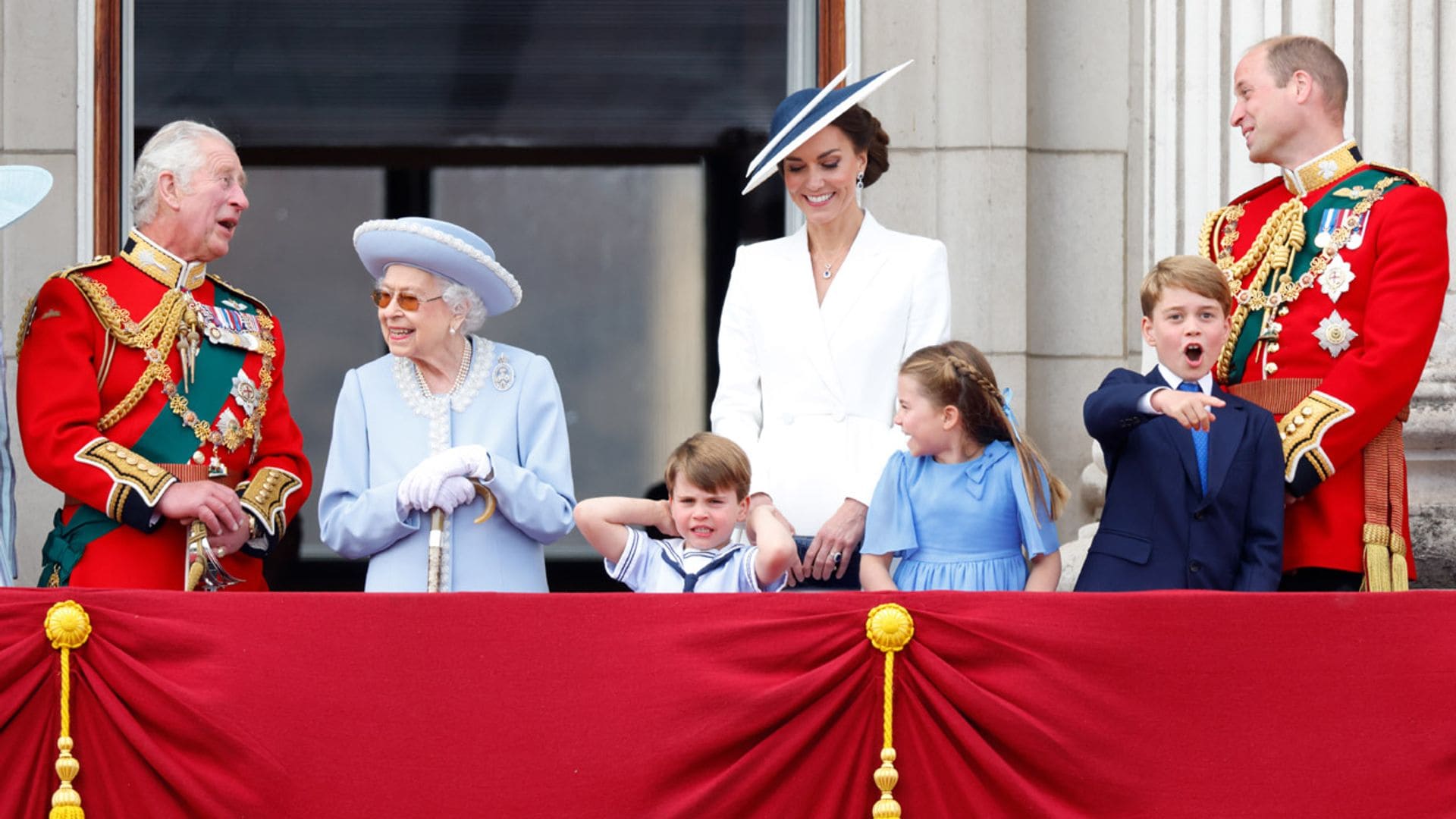¿Por qué los Cambridge han sido los protagonistas absolutos del Jubileo de Platino y cómo afecta esto al príncipe Carlos?