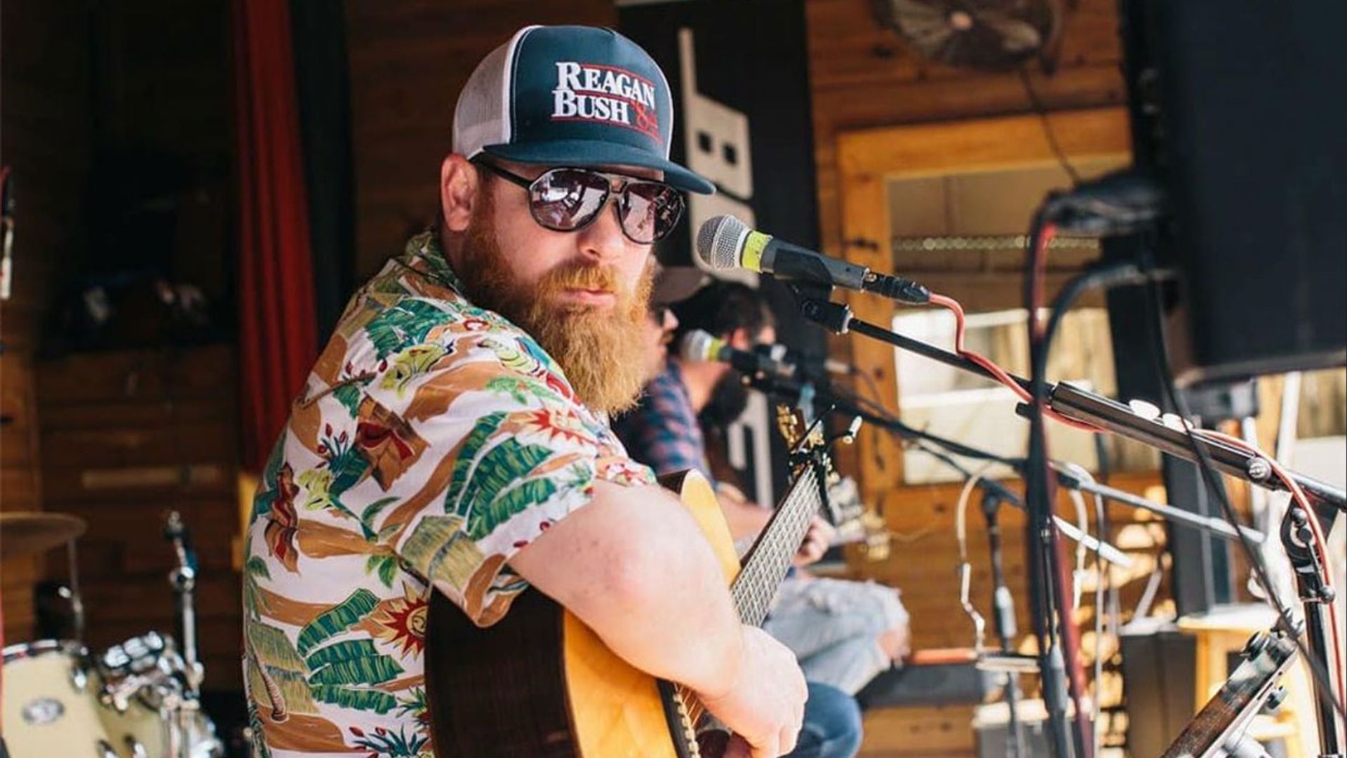 Muere a los 37 años el cantante Jake Flint el día de su boda