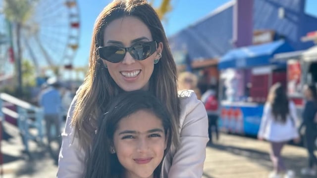 Jacky Bracamontes y su hija Carolina