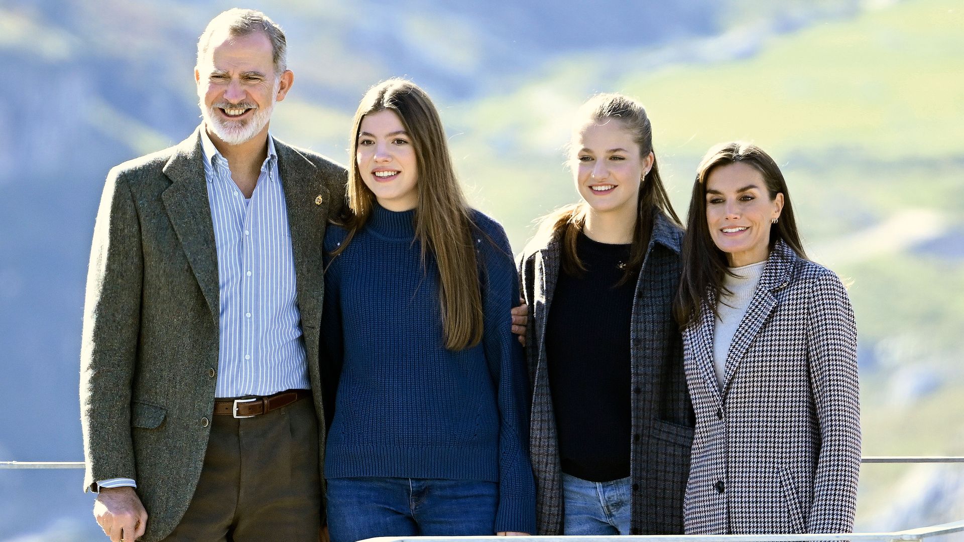 Los reyes Felipe y Letizia con la princesa Leonor y la infanta Sofía