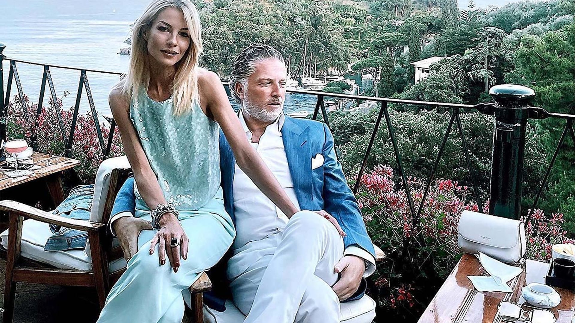 Las imágenes de Elías Sacal junto a una cantante italiana meses después de reconciliarse con Mar Flores
