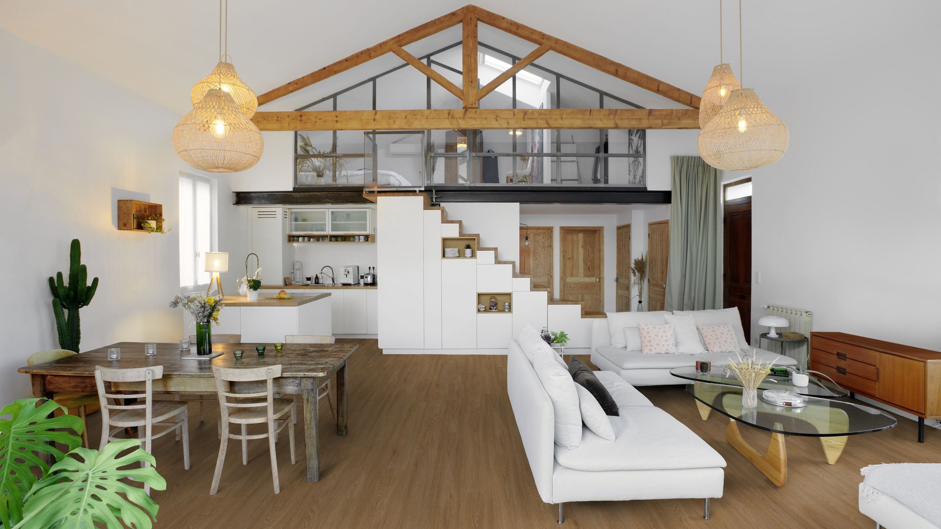 Vivienda con suelo vinílico en todas las estancias, incluidas las zonas húmedas (cocina y baño)