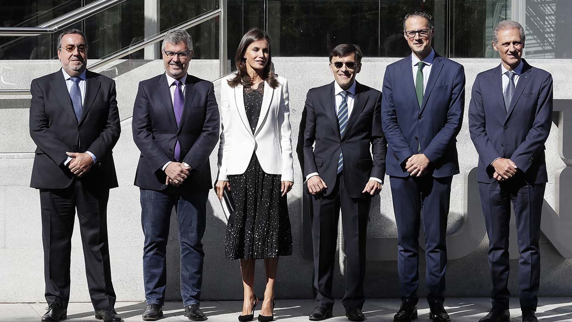 Doña Letizia combina su gran pasión y una de las causas que más le preocupa