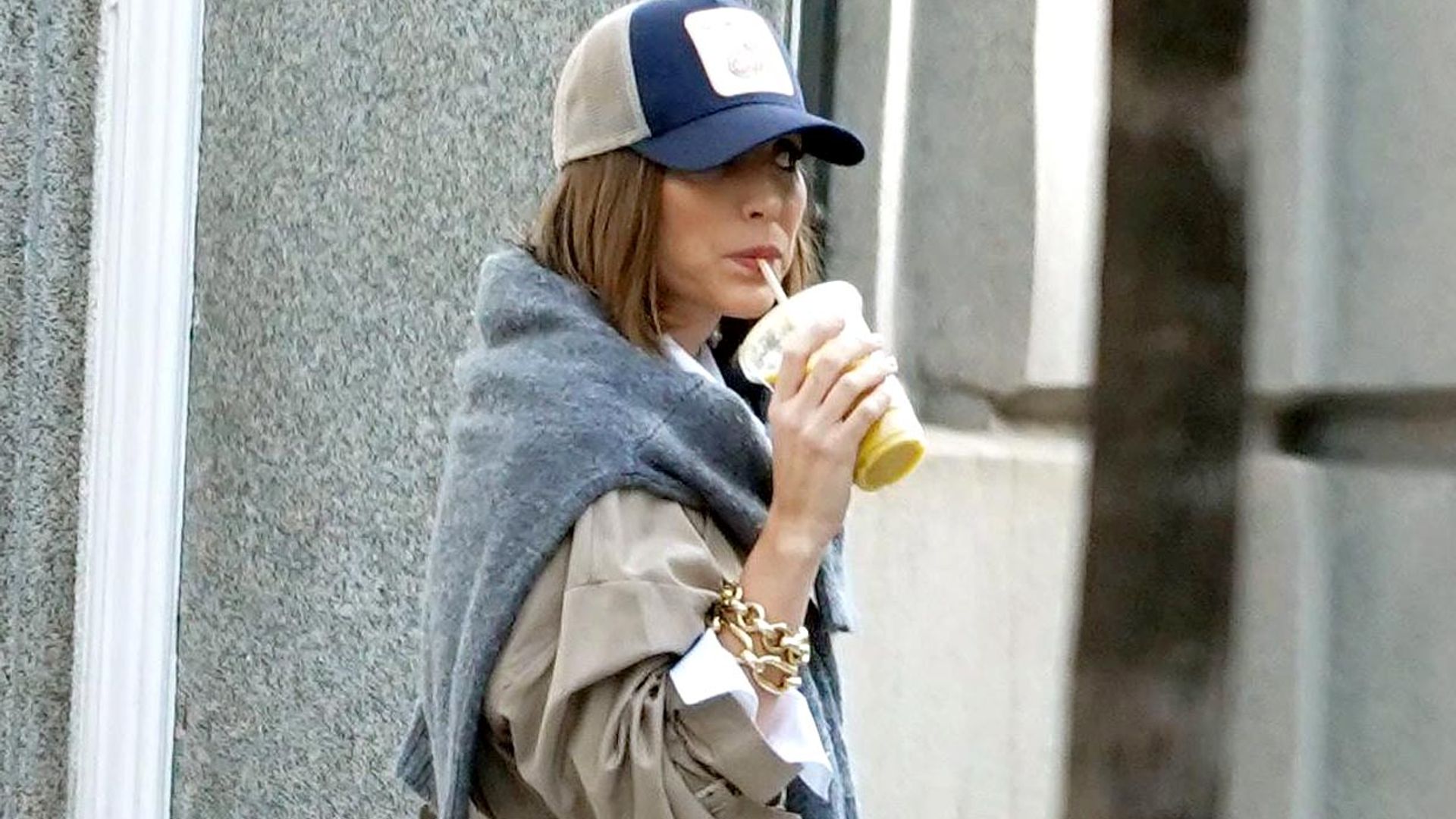 Tamara Falcó y Victoria Beckham, unidas por el accesorio de tendencia que podrás llevar todo el año