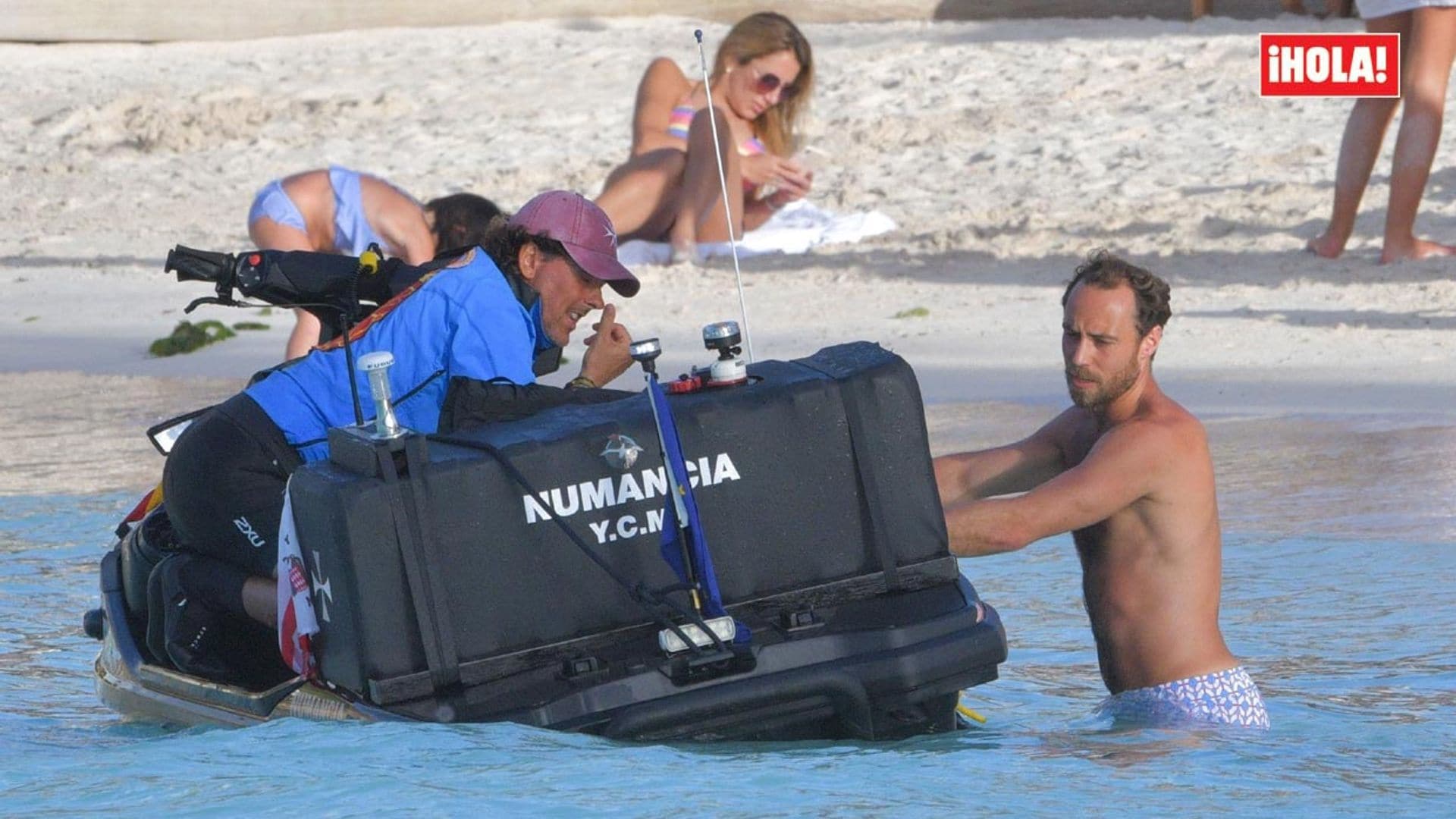 En ¡HOLA!: Álvaro de Marichalar y James Middleton, dos amigos en San Bartolomé