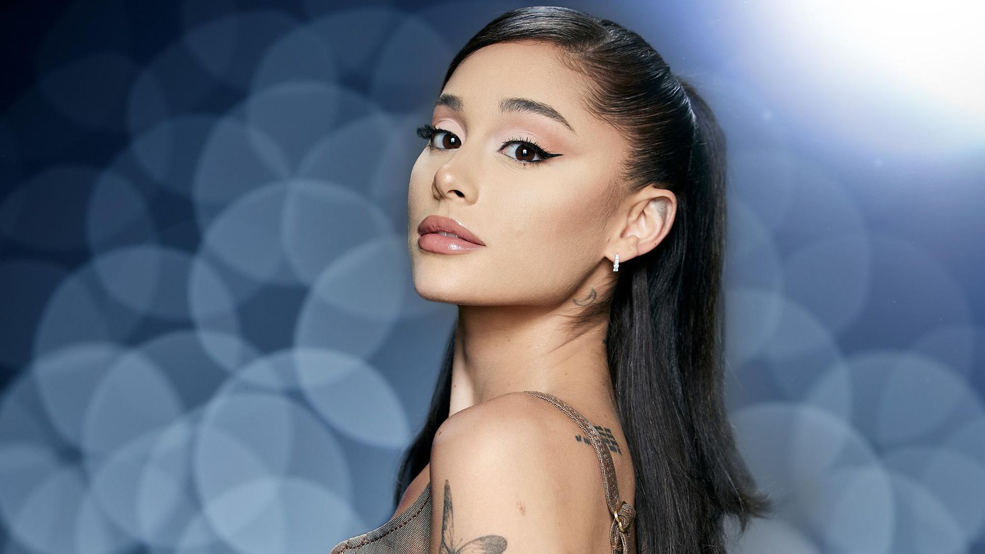 Entre lágrimas, Ariana Grande reconoce que usó Botox y relleno de labios