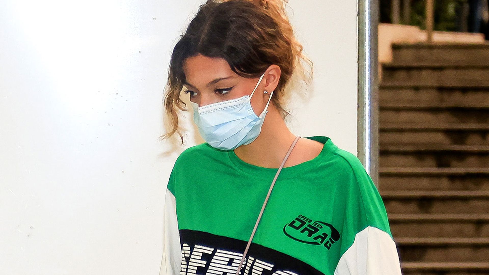 Alejandra Rubio llega muy afectada al hospital donde está ingresada su abuela, María Teresa Campos
