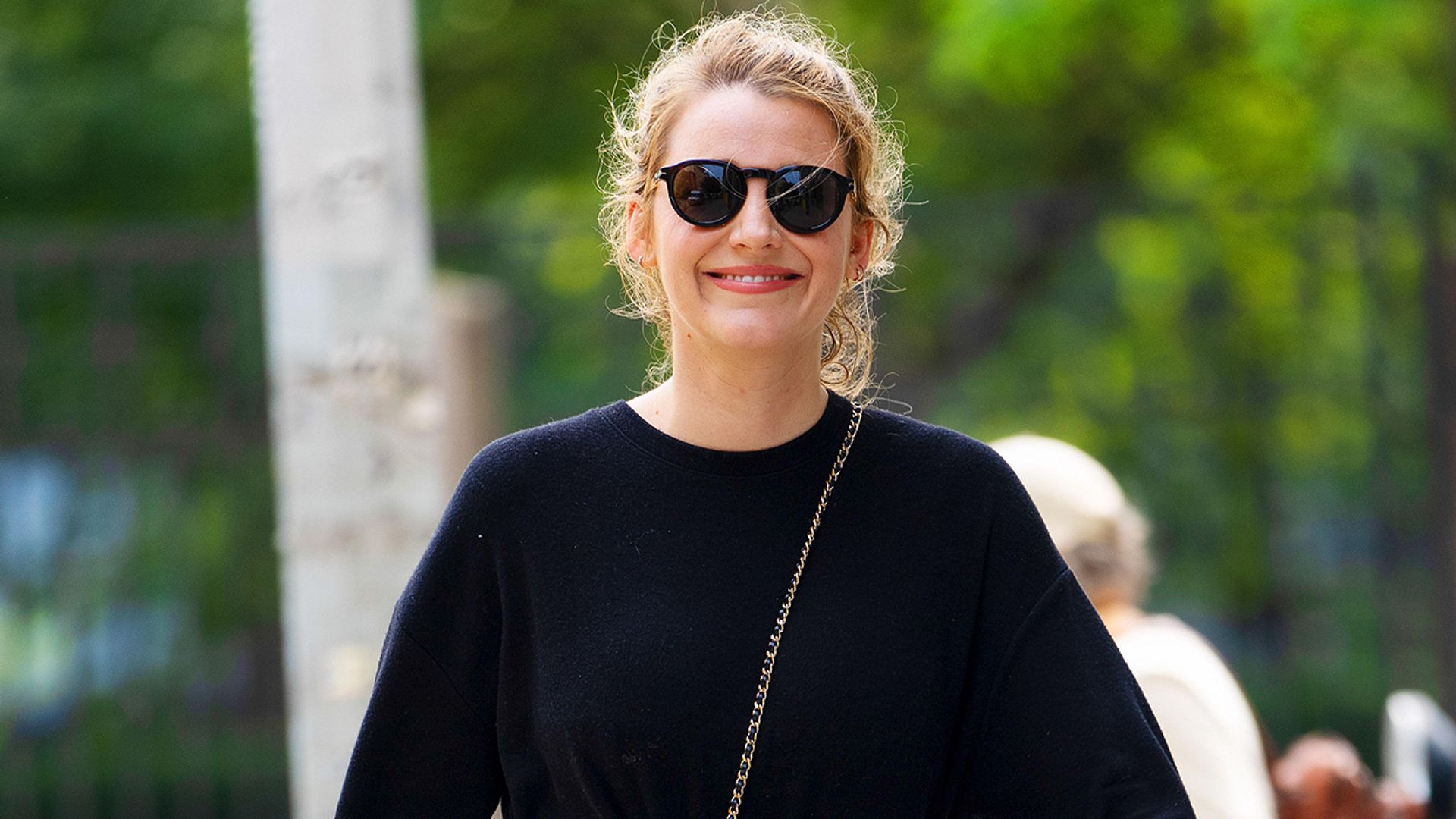 ¡No le quedan manos! Blake Lively, supermamá por las calles de Nueva York