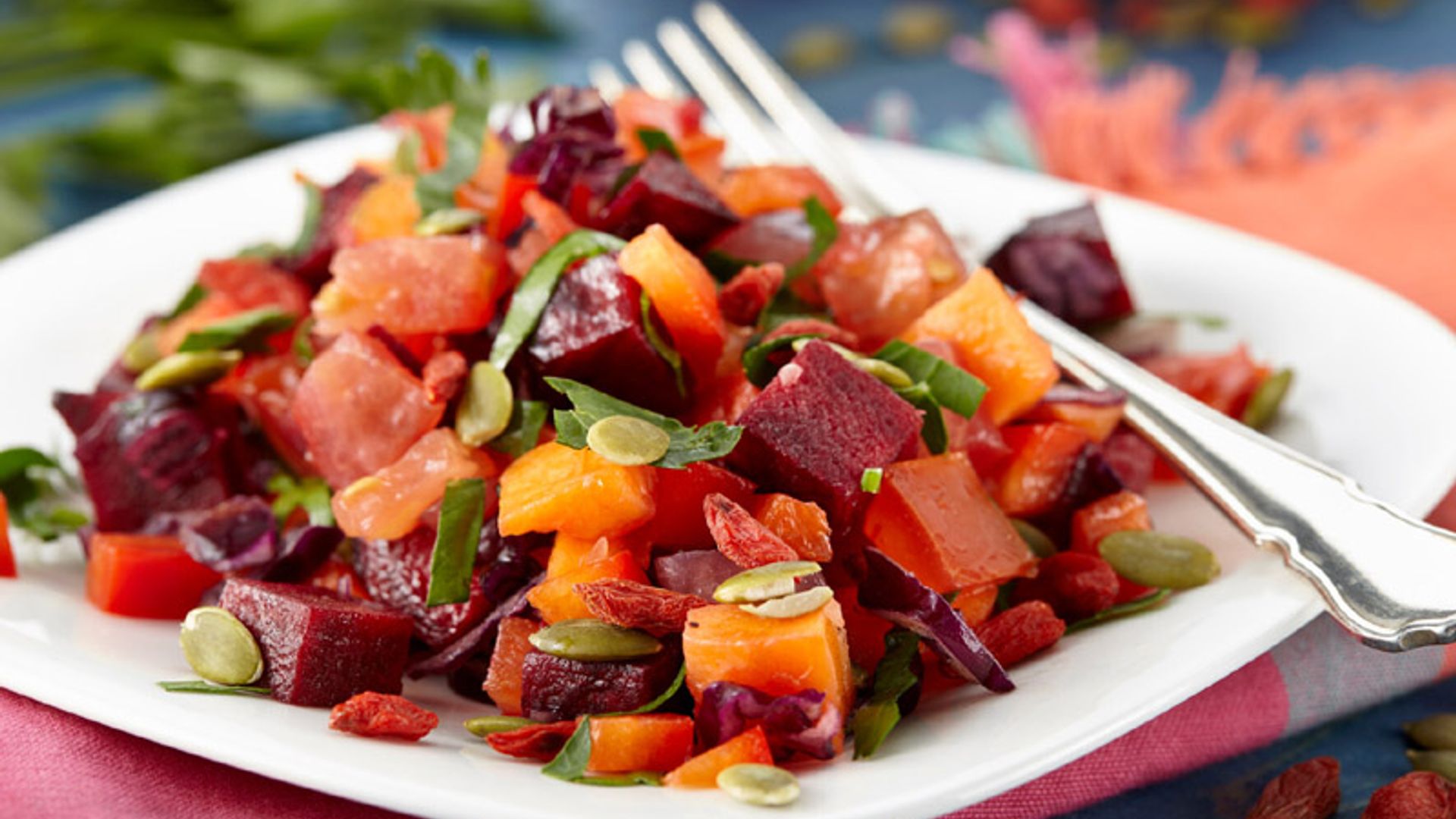 Ensalada de remolacha y calabaza con bayas de Goji