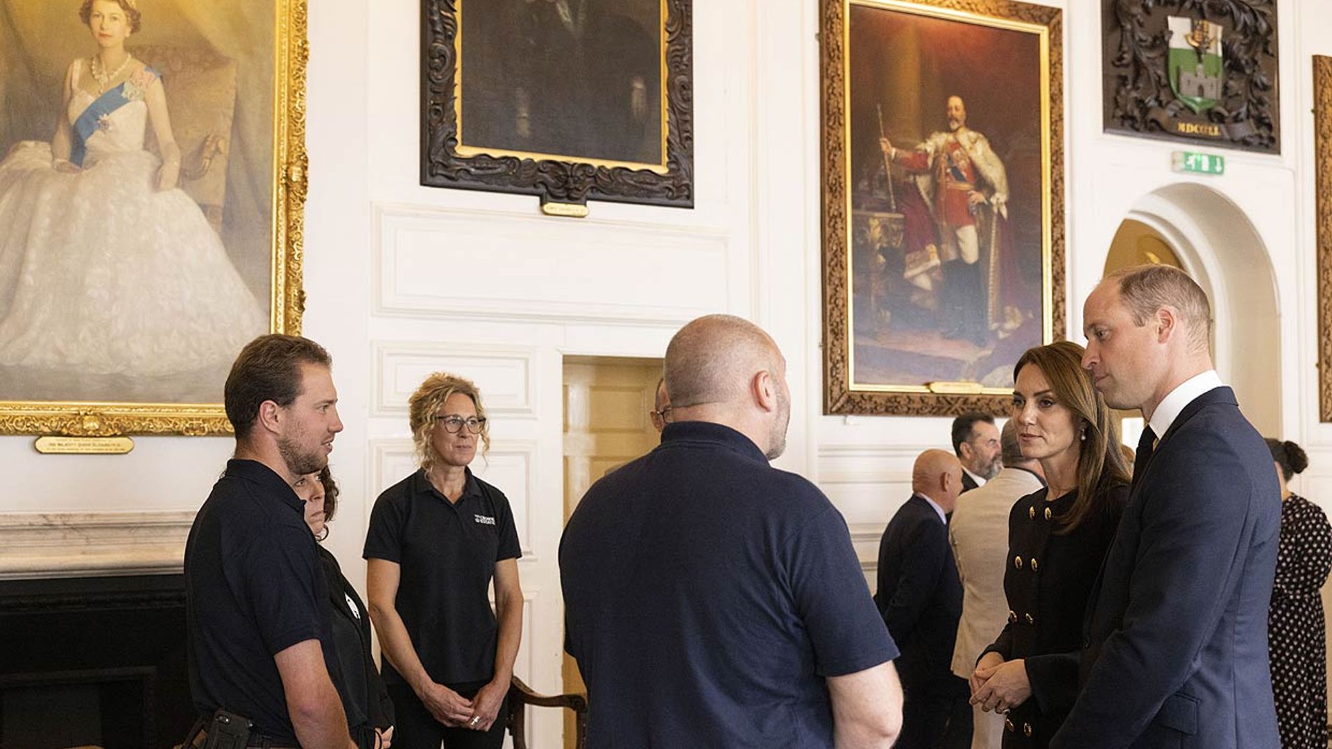 El Príncipe de Gales habla de la tristeza que siente en el primer acto público con su esposa tras el funeral de Isabel II