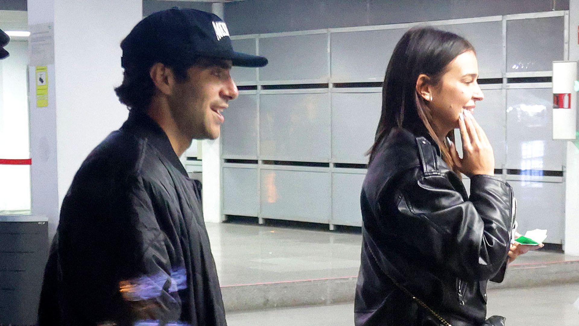 Laura Escanes y Álvaro de Luna viven juntos una 'noche inmejorable' en el concierto de Aitana