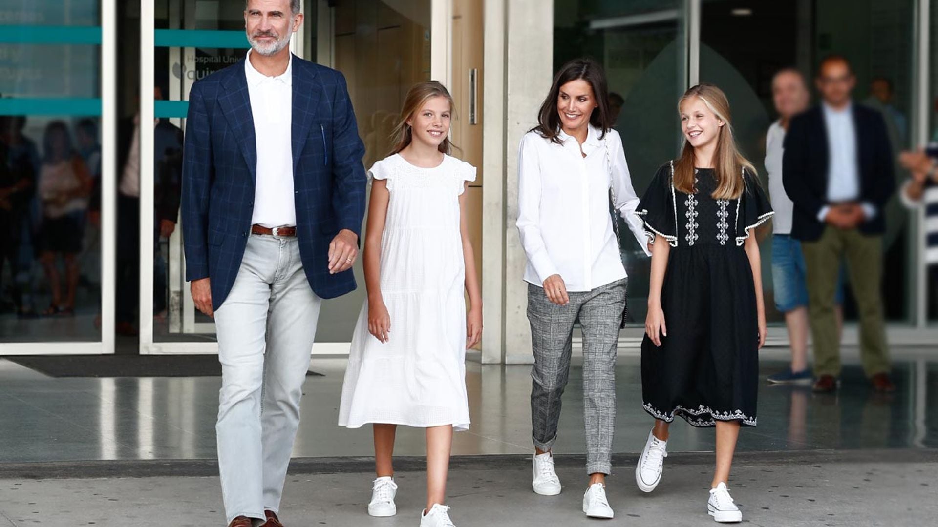 Princesa Leonor, reina Letizia... ¿Qué 'royal' es la más transgresora en zapatillas?