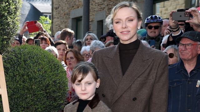 La princesa Charlene y su hija Gabriella se visten a juego con prendas de Ralph Lauren