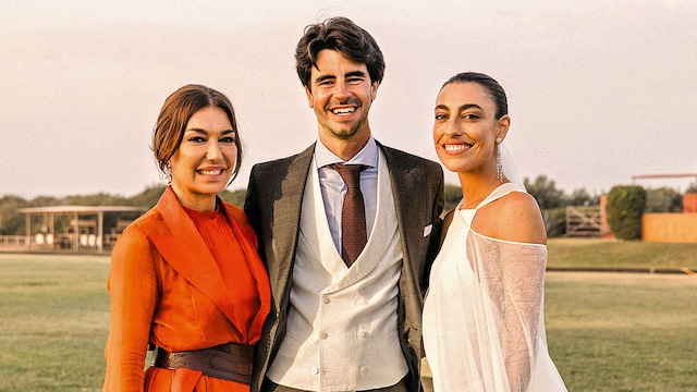 Raquel Revuelta con su hija Claudia y su marido, Vicente