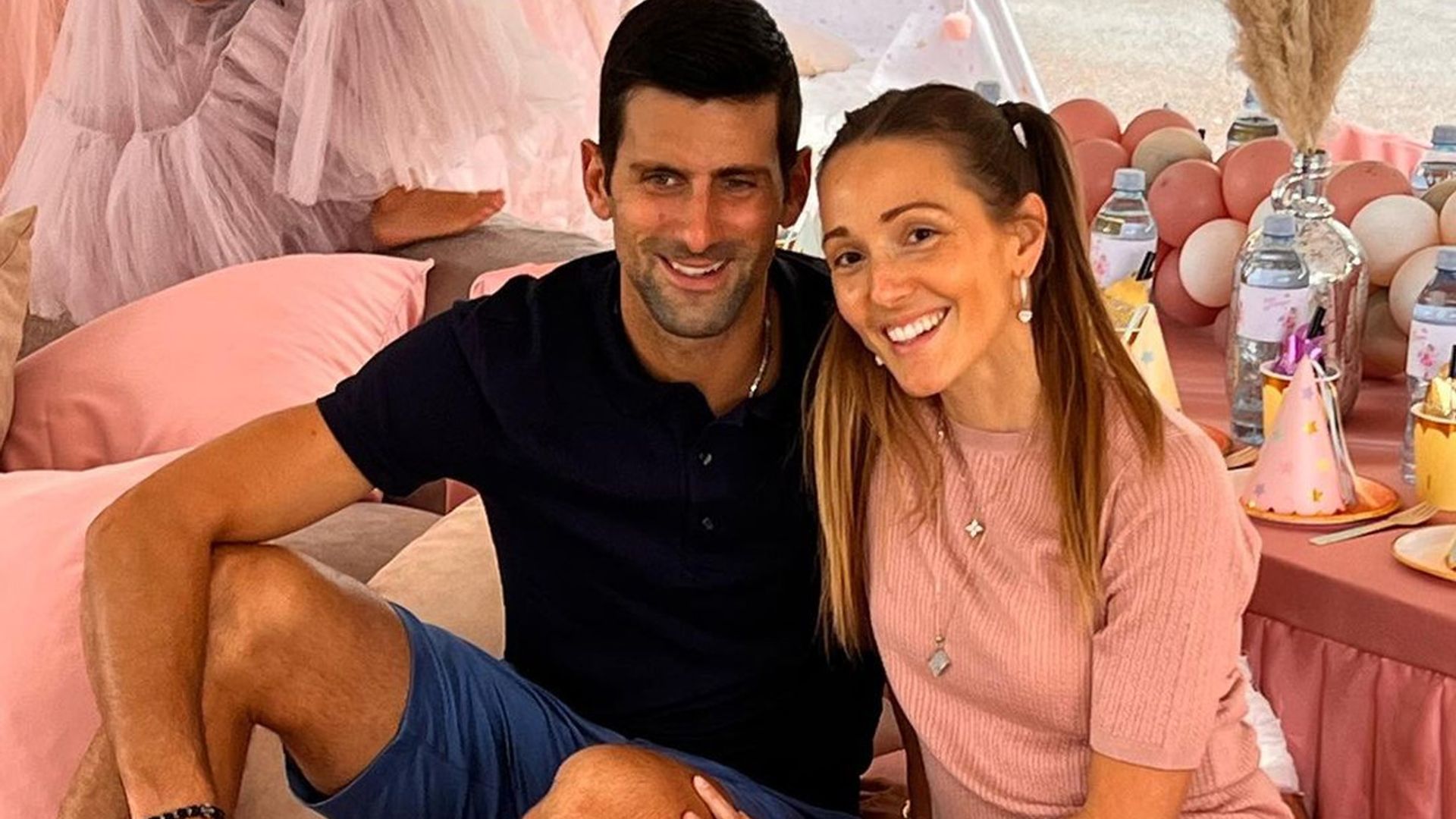 Djokovic se convierte en el mejor tenista del mundo durante más tiempo y lo celebra bailando con su mujer