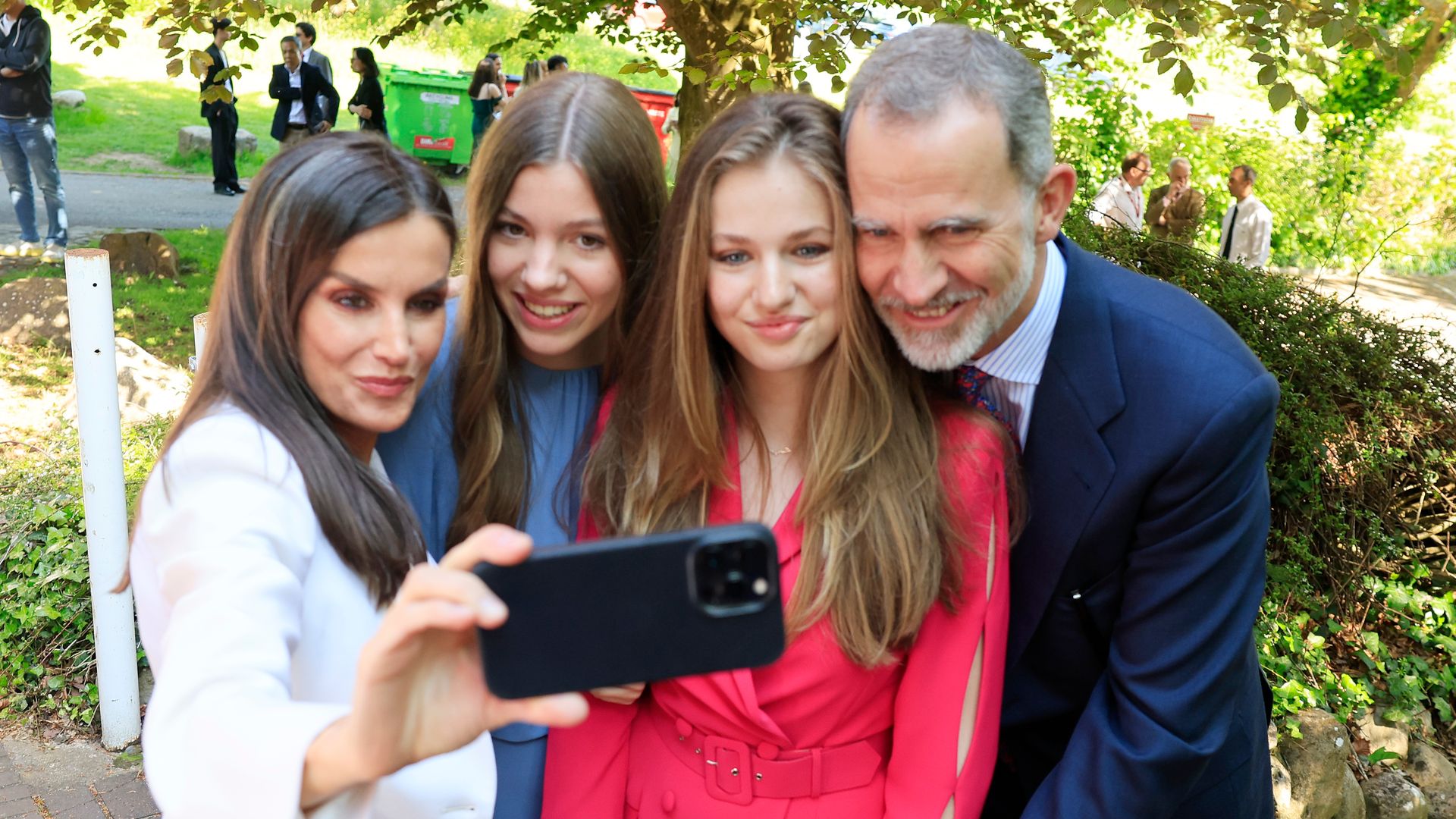 Una experta analiza el impacto del Instagram de Casa Real en su primer aniversario: "Habían confundido la intimidad con falta de naturalidad"